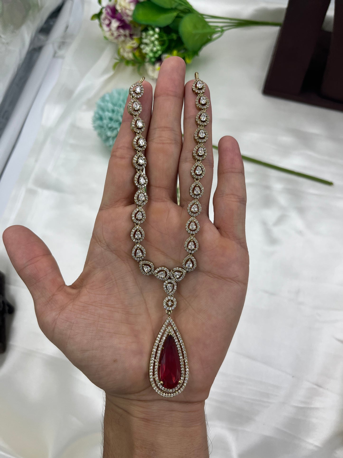 ALIA SINGLE DROP VICTORIAN NECKLACE