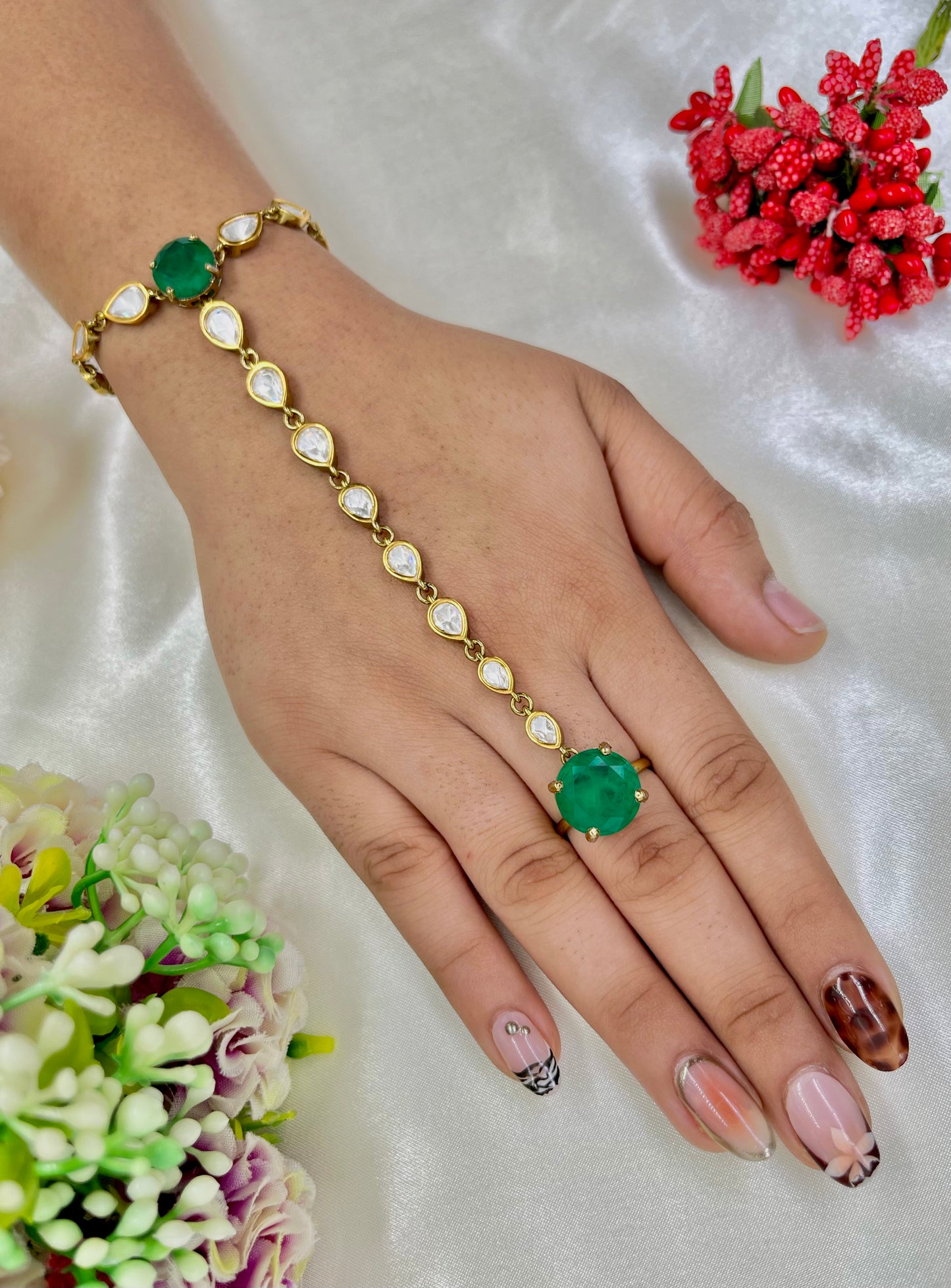 Tanishkaa Moissanite Premium Hath Panja (One pis)