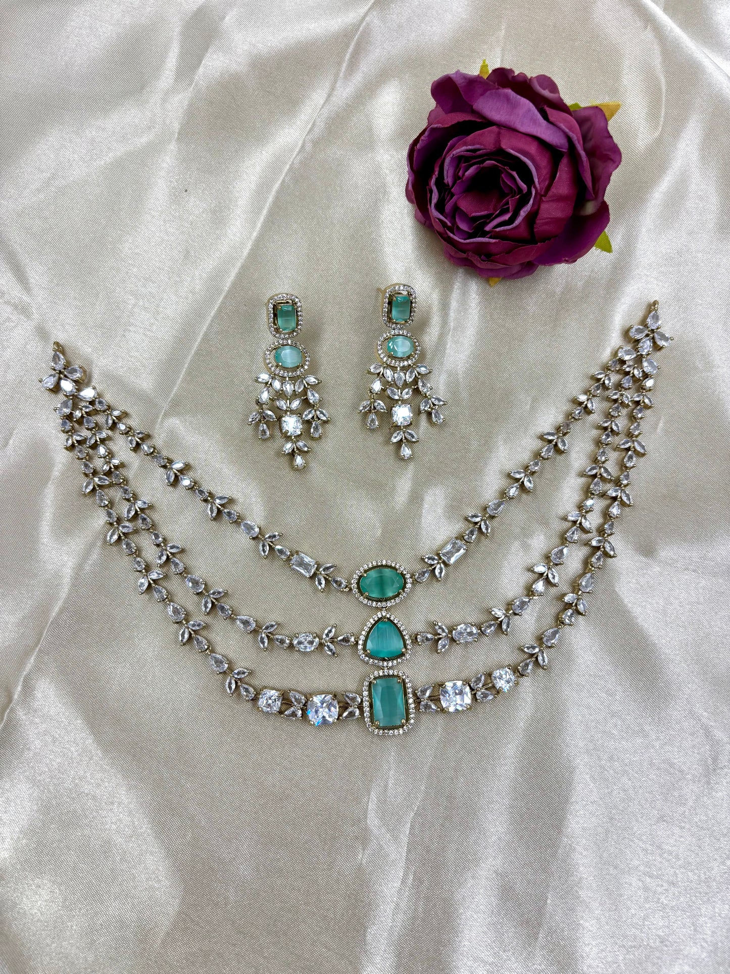 Victorian Triple Layer Necklace Set - Pista