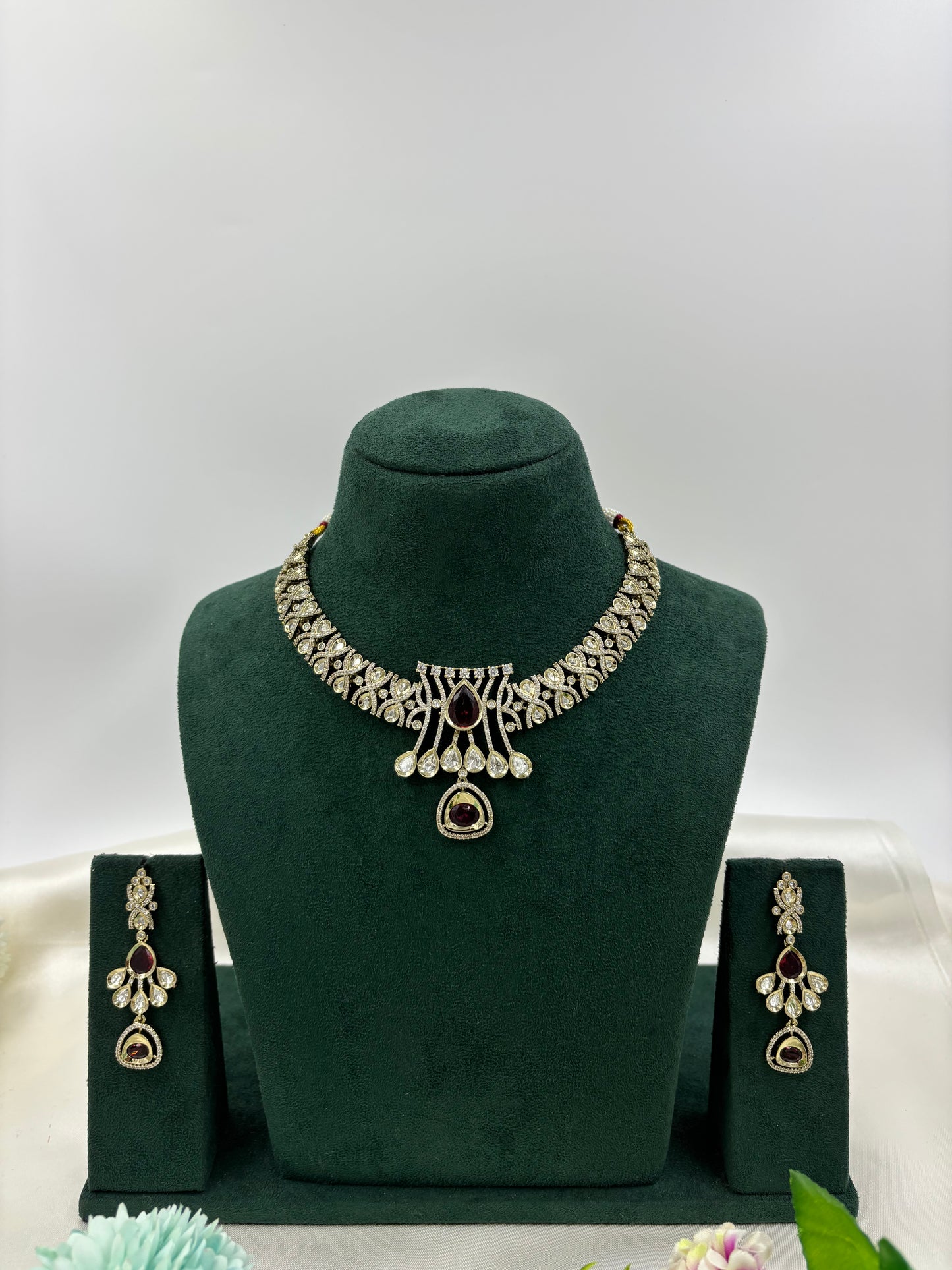 LORA VICTORIAN MOISSANITE KUNDAN NECKLACE