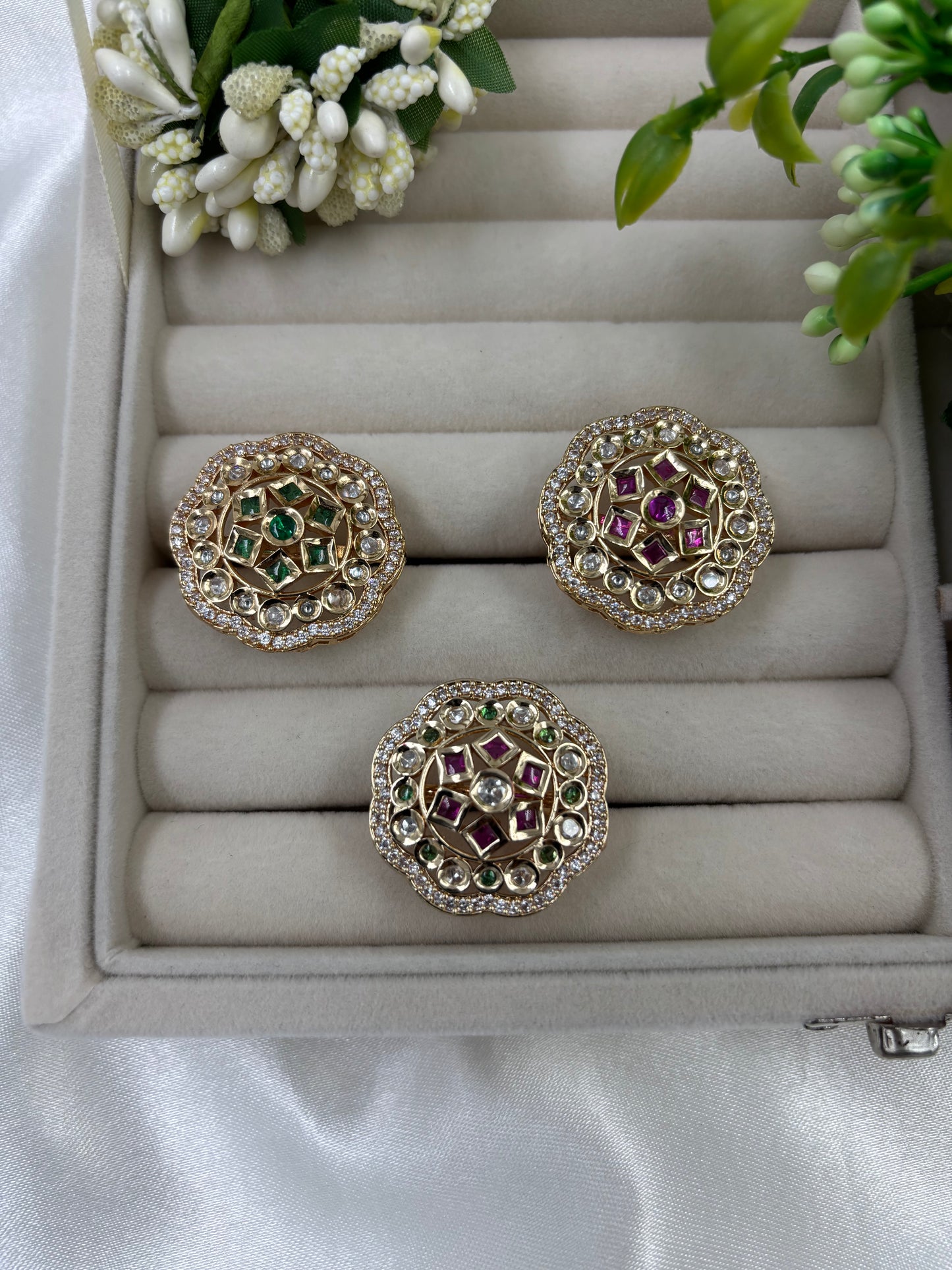 Ruhana Moissanite Kundan Fingering.