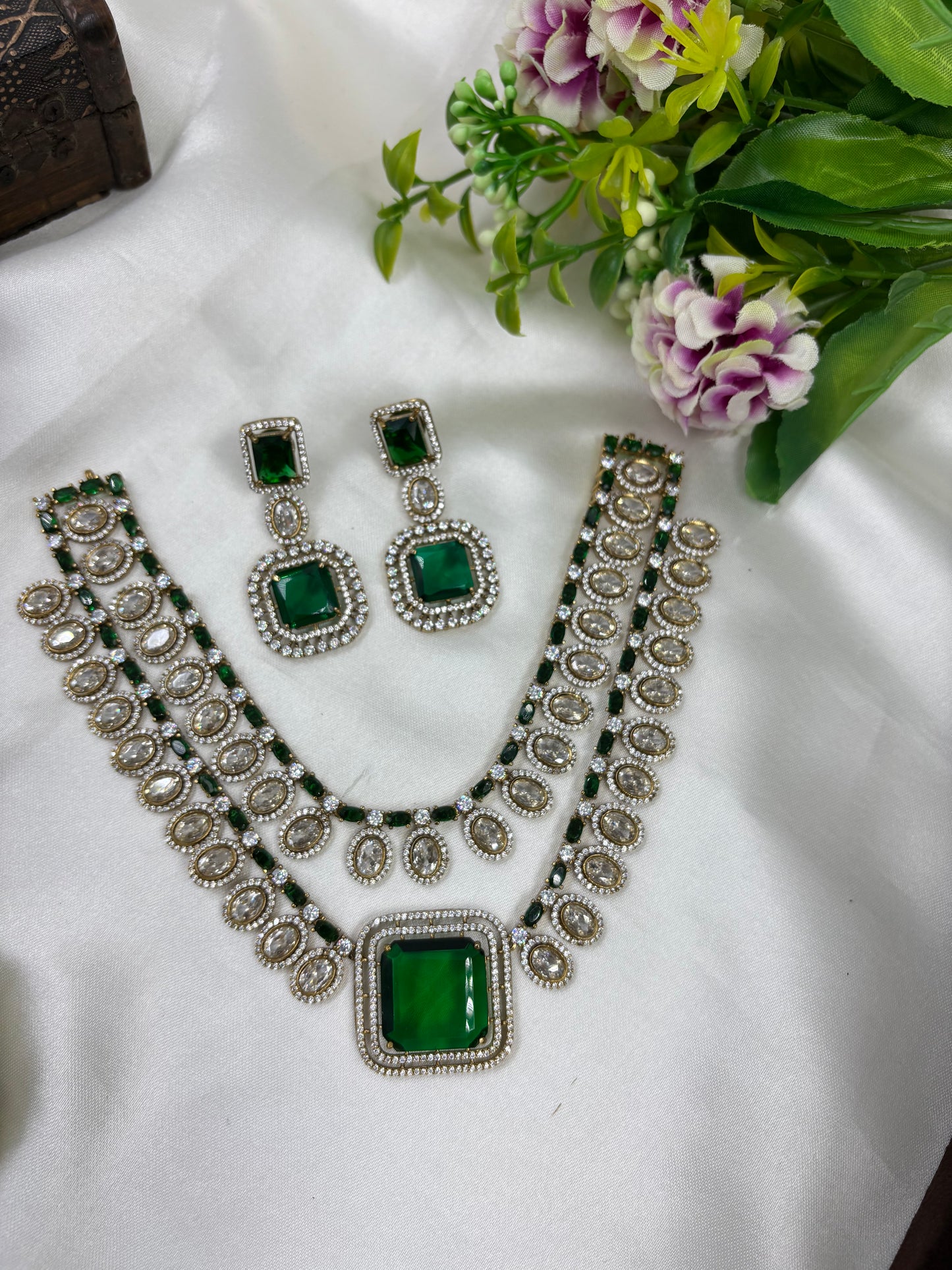 MINA VICTORIAN DOUBLE LAYERED NECKLACE SET