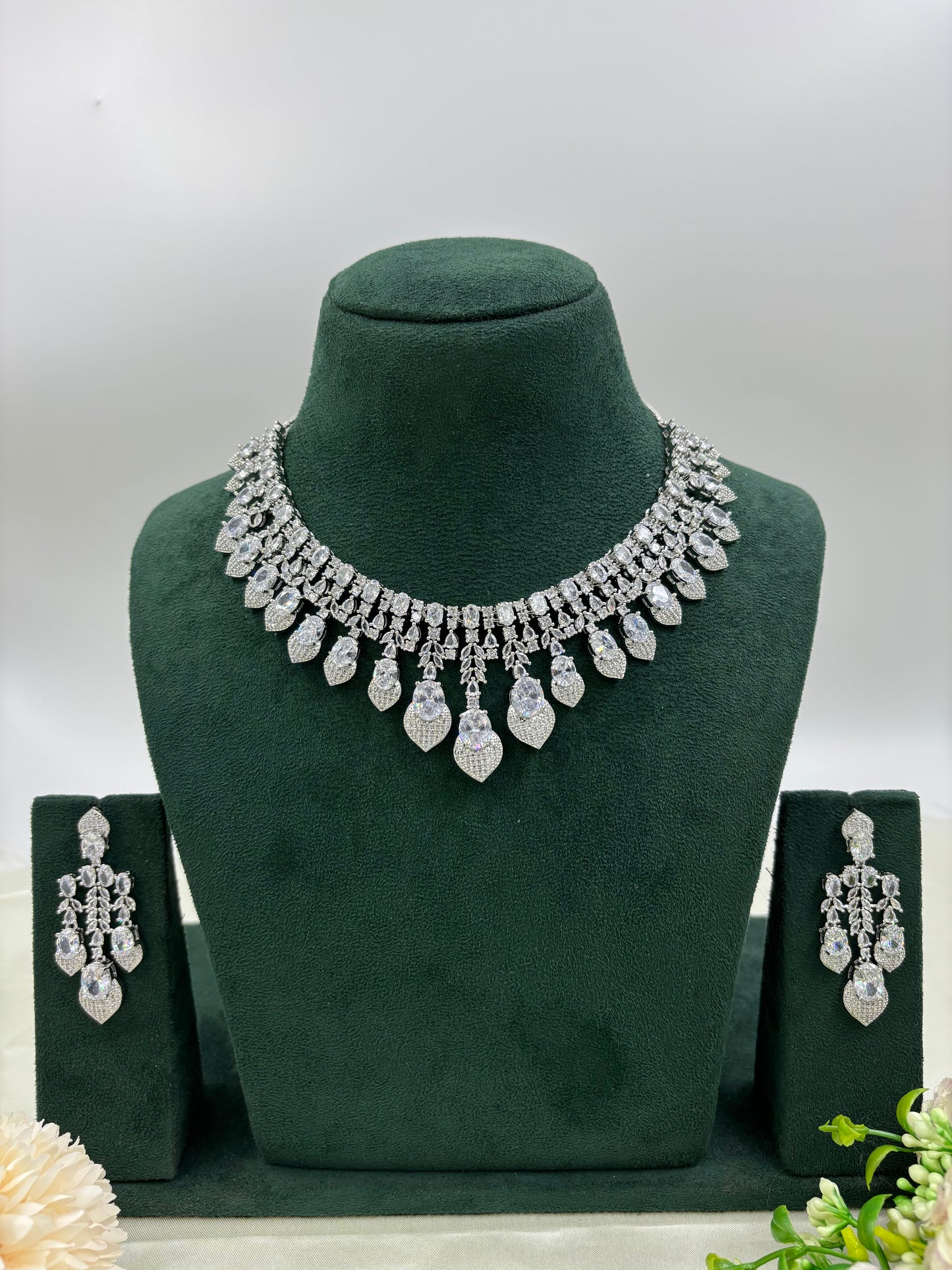Viona V Shape American Necklace Set