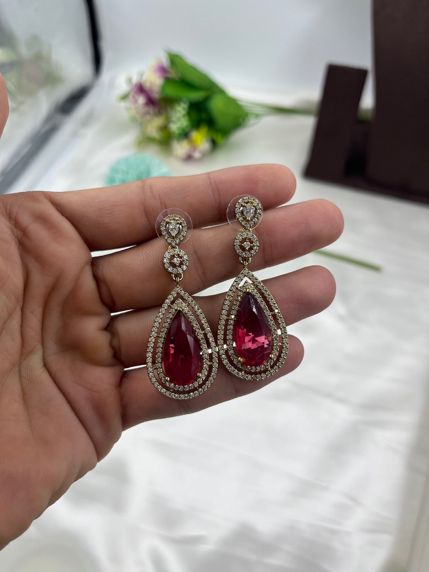 ALIA SINGLE DROP VICTORIAN NECKLACE