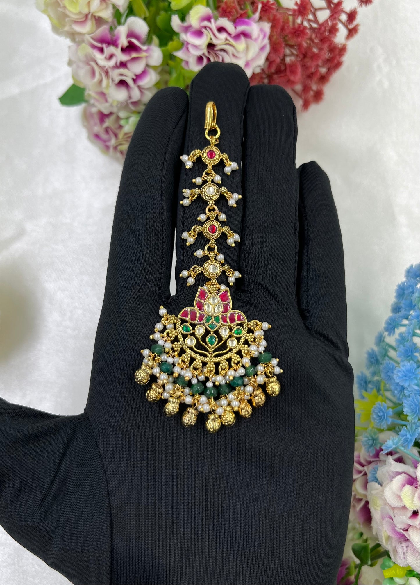 Mira Pachi Kundan Mang Tika
