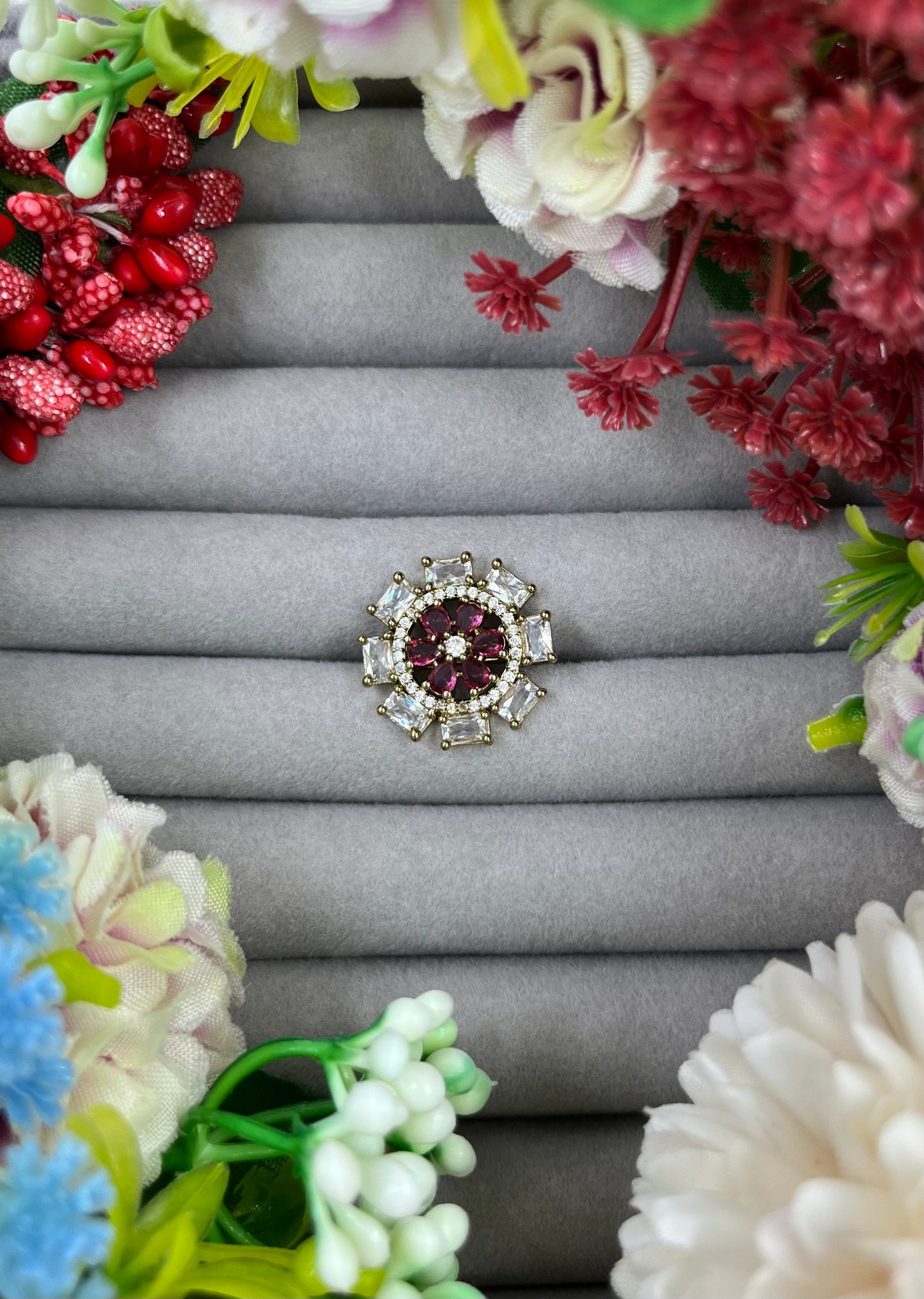 Urvi Victorian Ad Ring