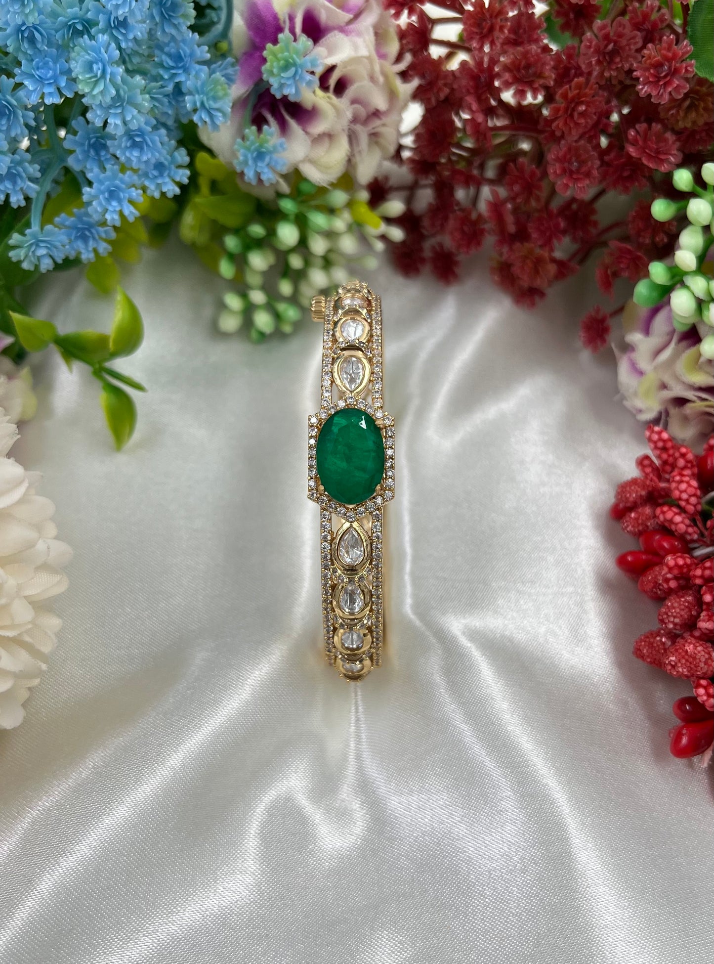 AuraVya Moissanite Kundan Bracelet (Openable)
