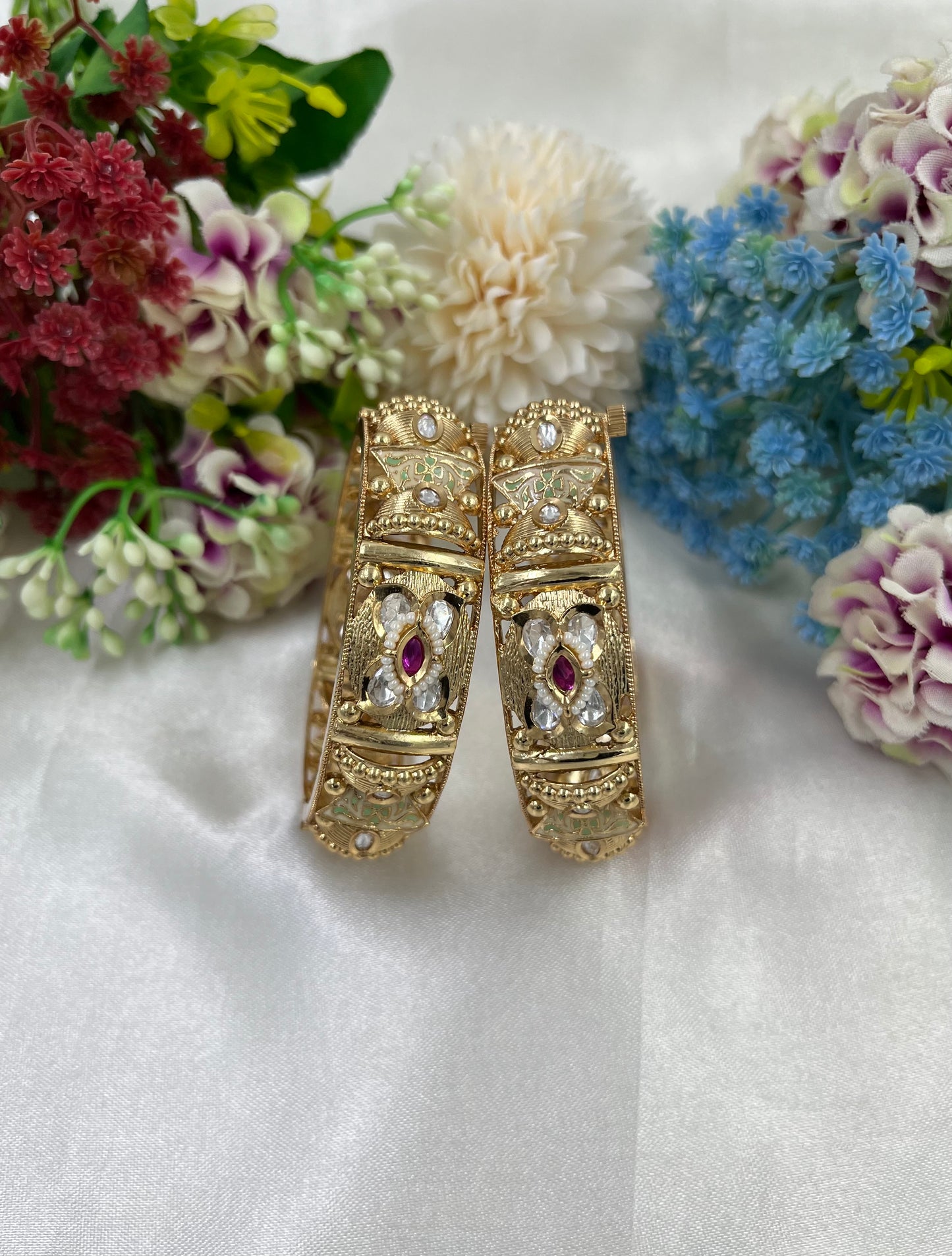Disha Moissanite Kundan Bangles (Openable)
