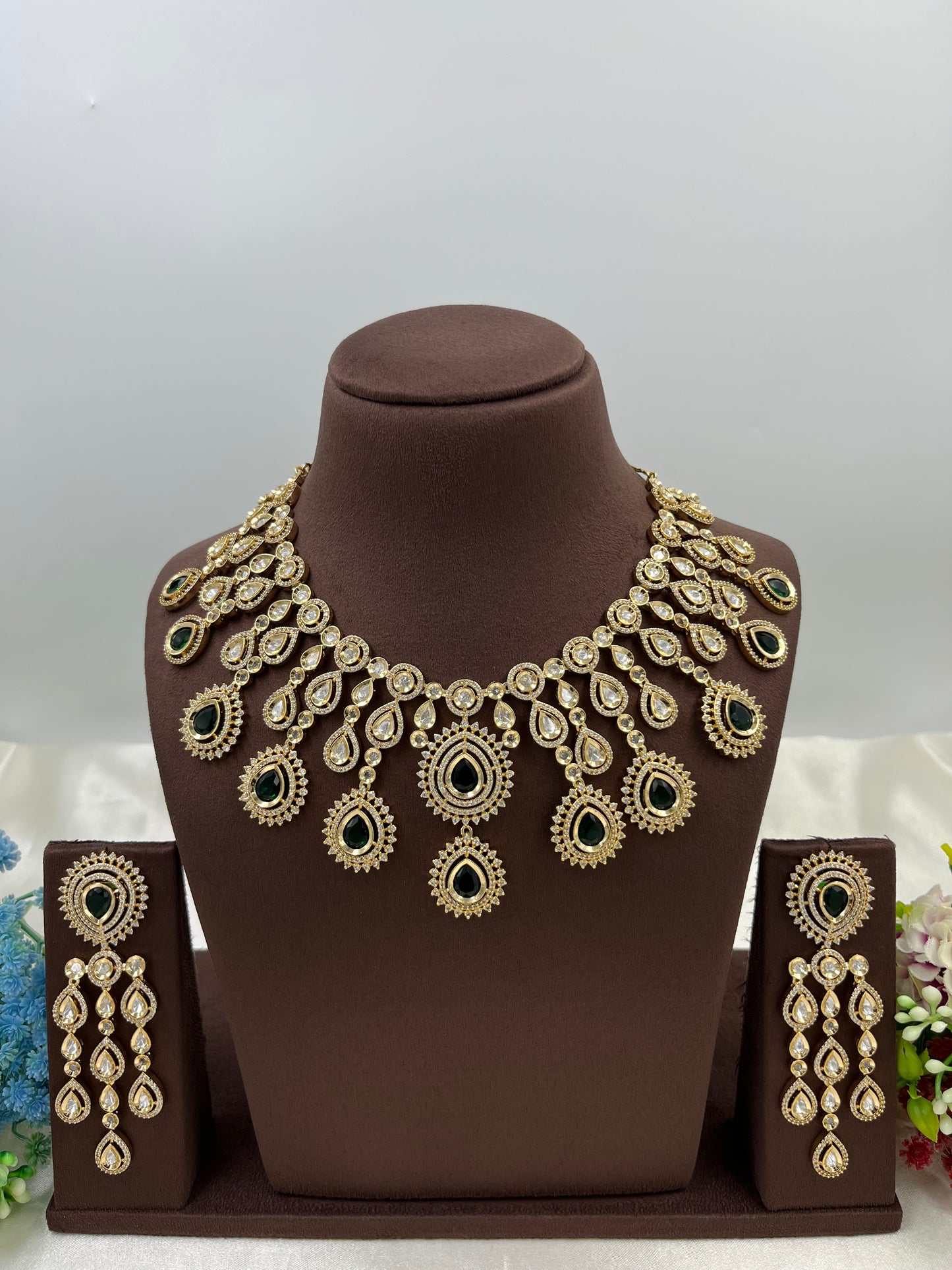 Sparklemuse Premium Moissanite Kundan Necklace