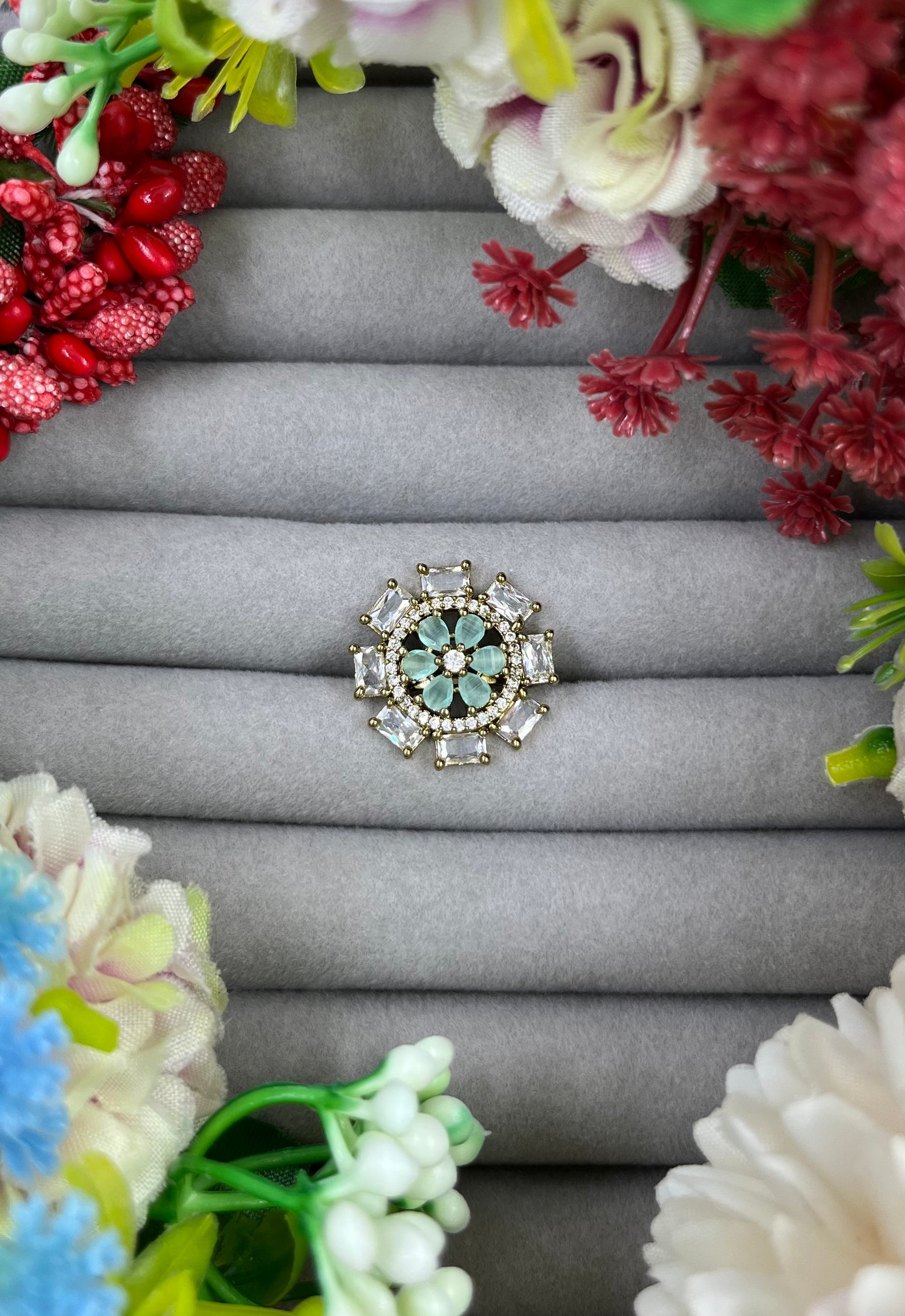 Urvi Victorian Ad Ring