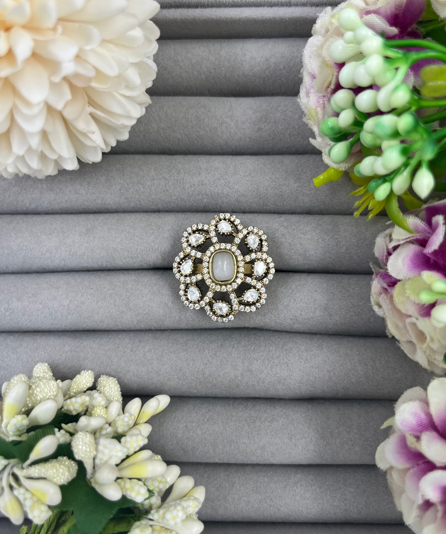 Floral Gemstone Kundan Ring