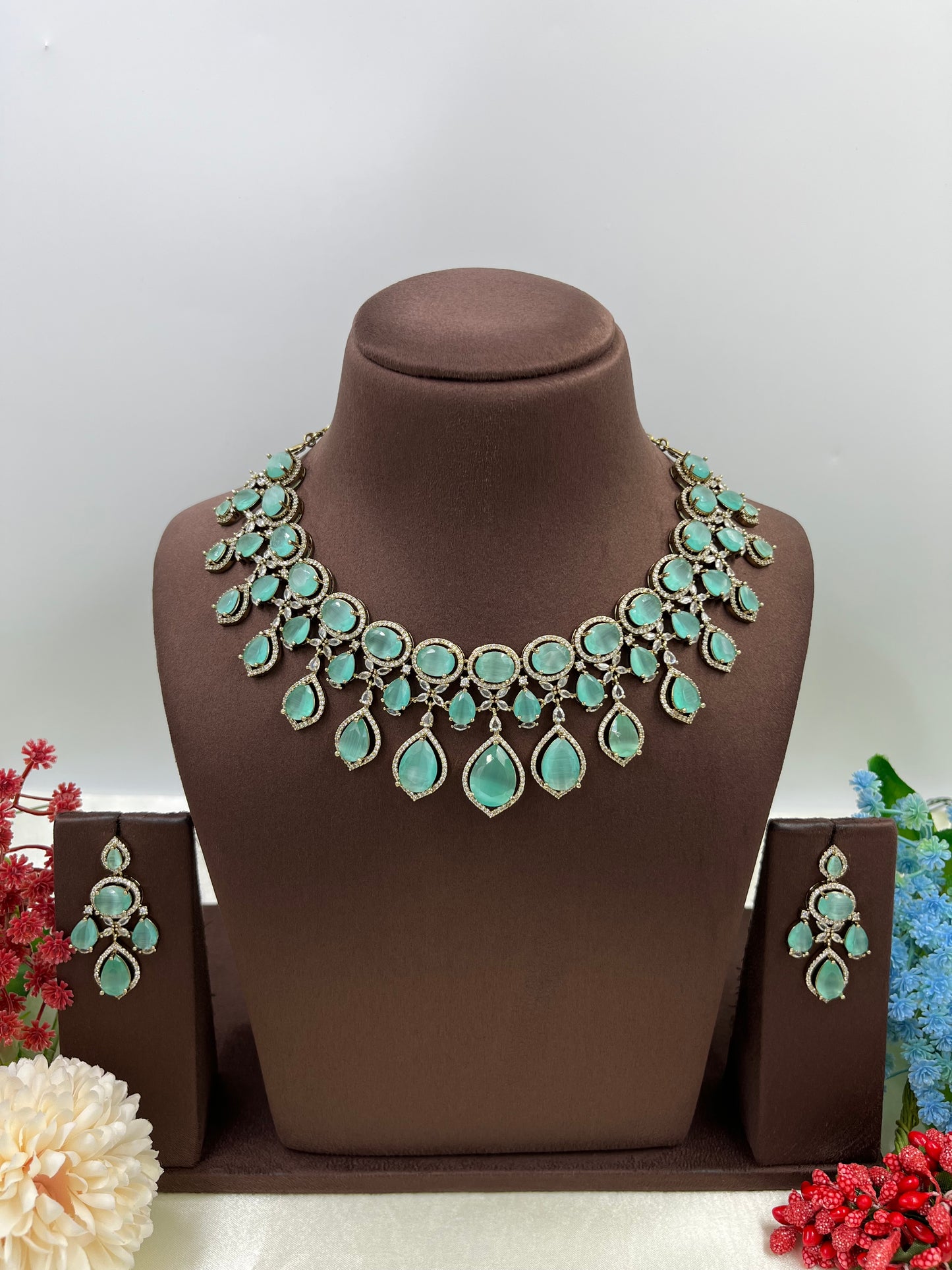 Viba Drop Victorian Necklace set