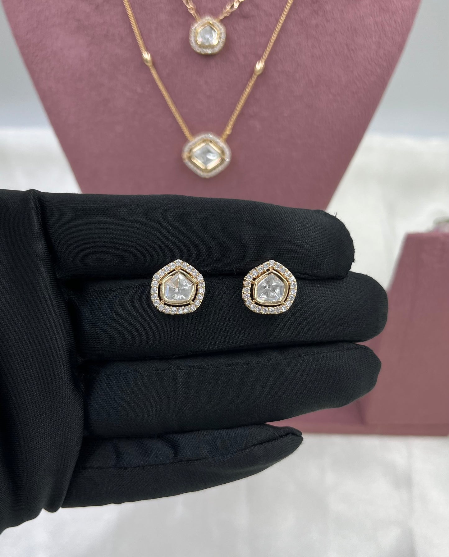 Velina Vogue Chain Pendant