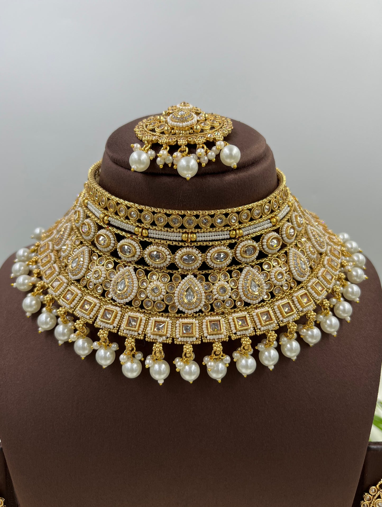 Kiara Traditional Choker