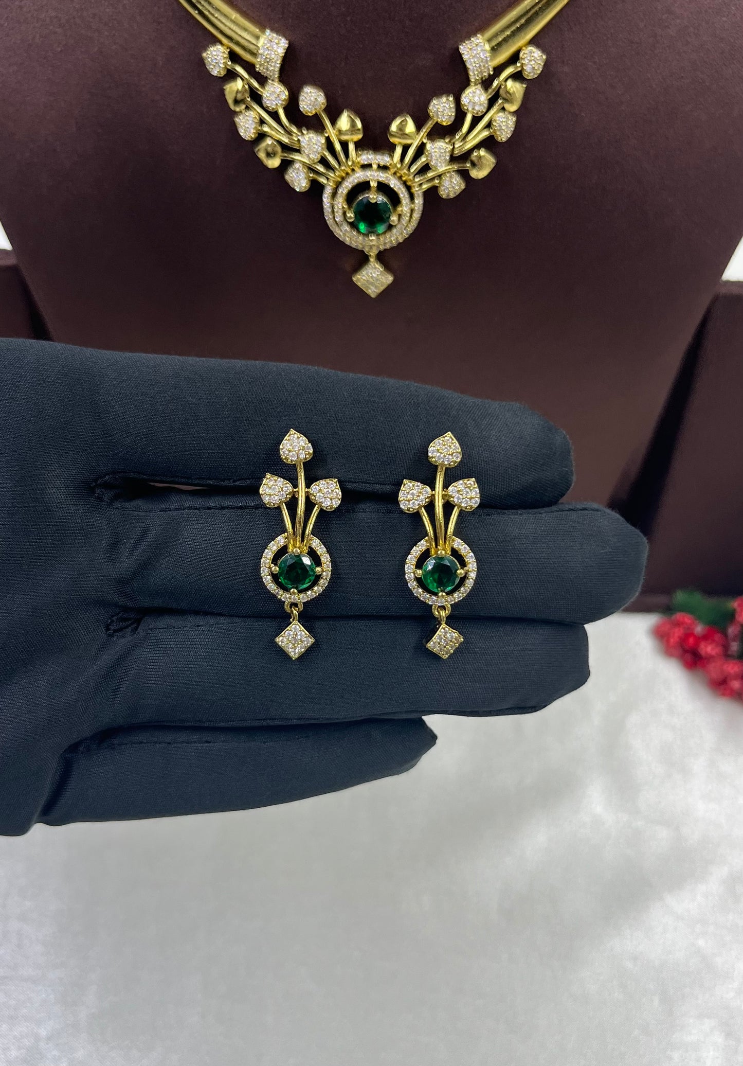 Arpita Traditional Victorian Hasli Necklace