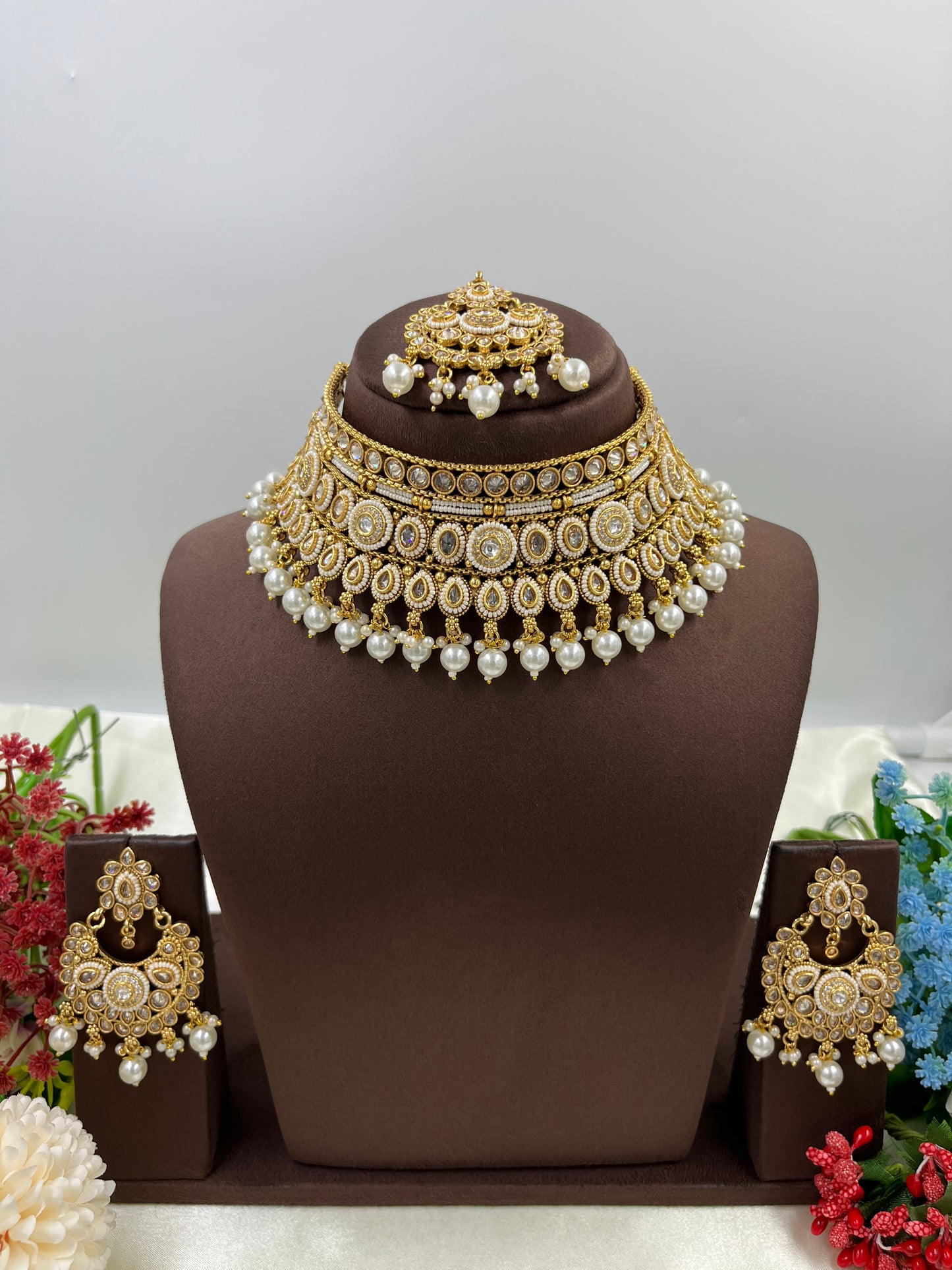 Tanya Traditional Choker