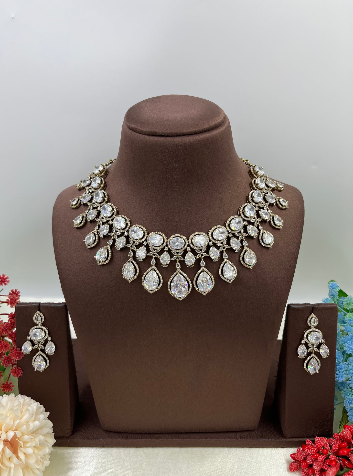 Viba Drop Victorian Necklace set