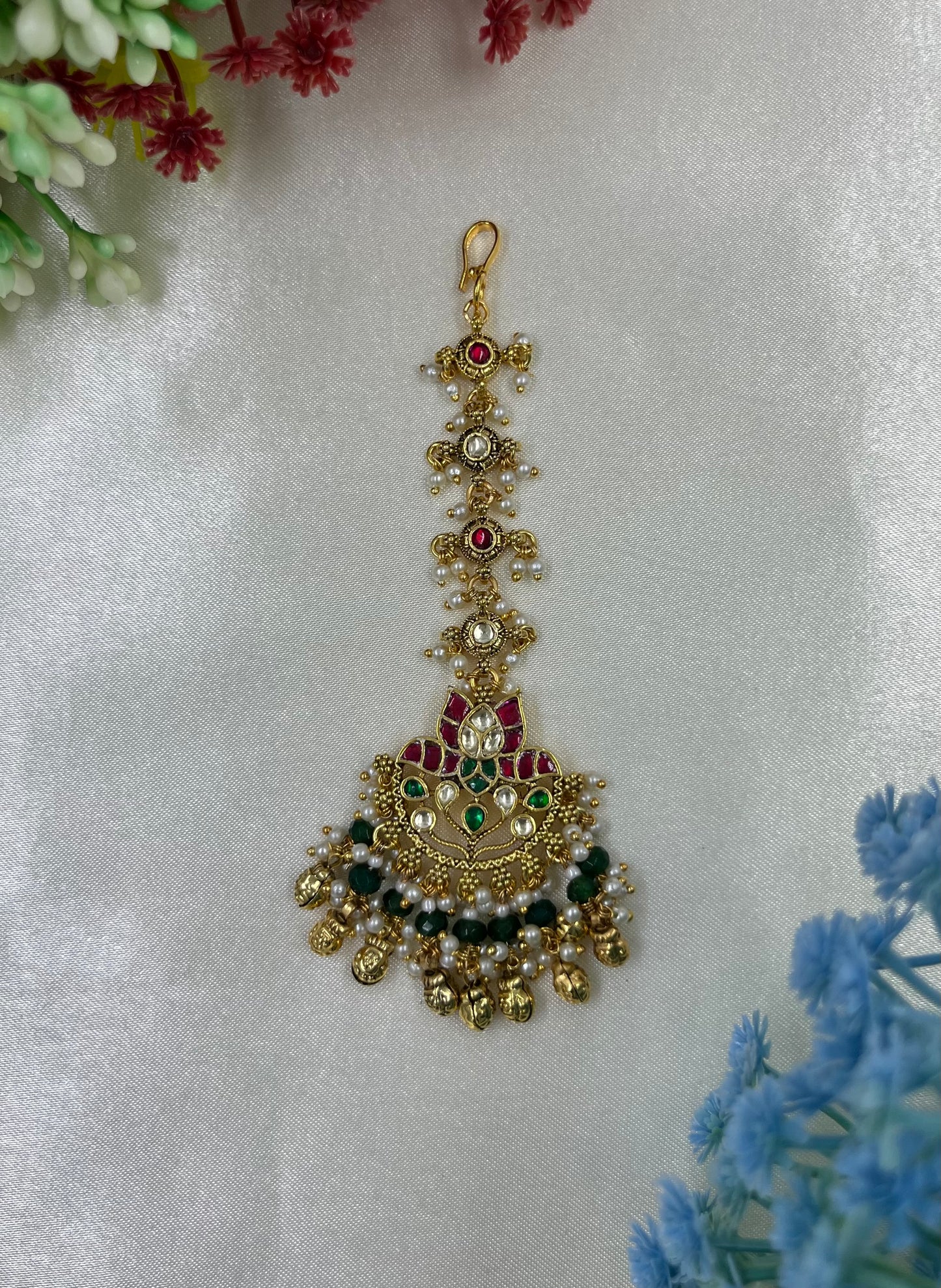 Mira Pachi Kundan Mang Tika