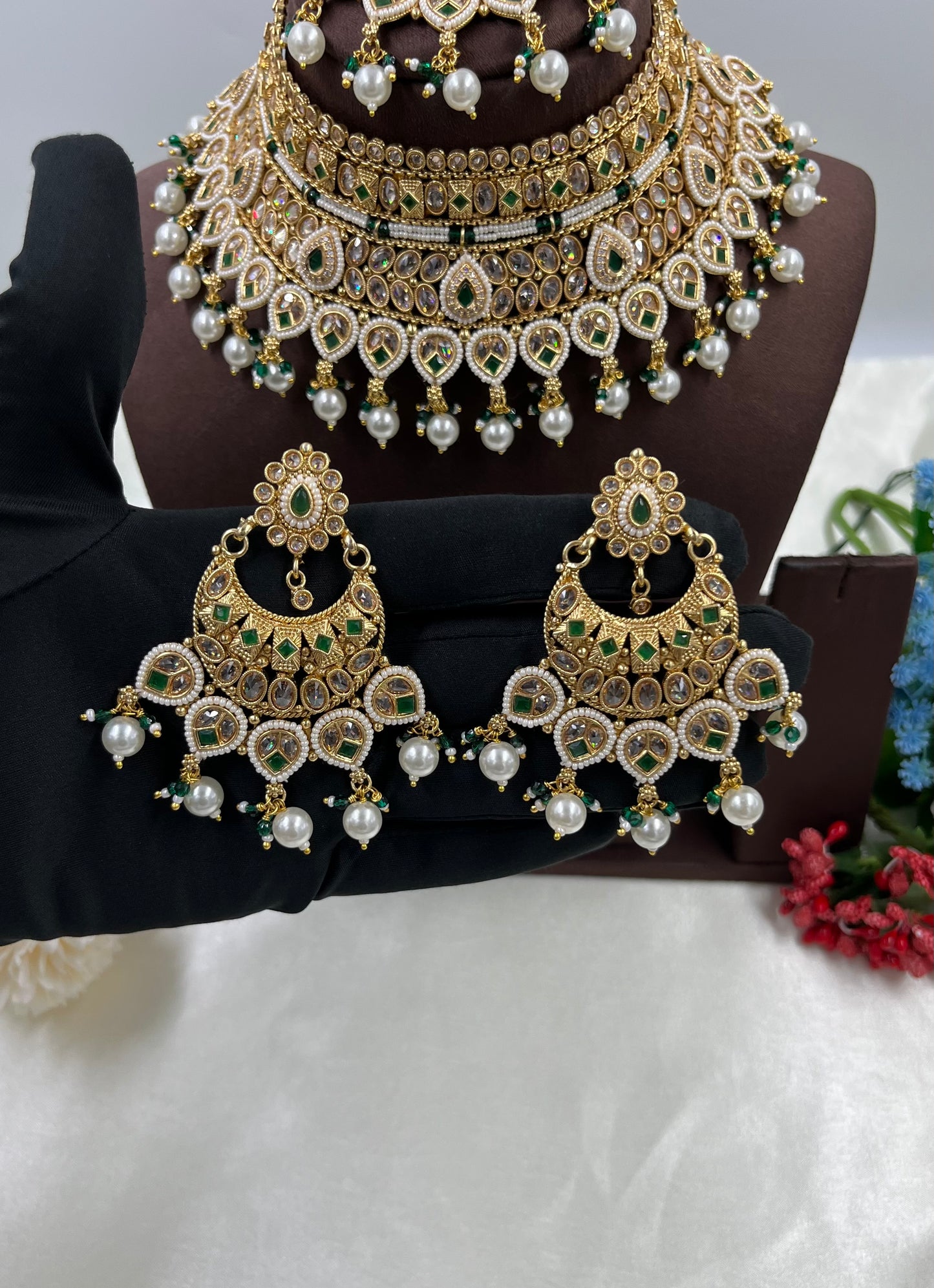 Vanta Traditional Choker