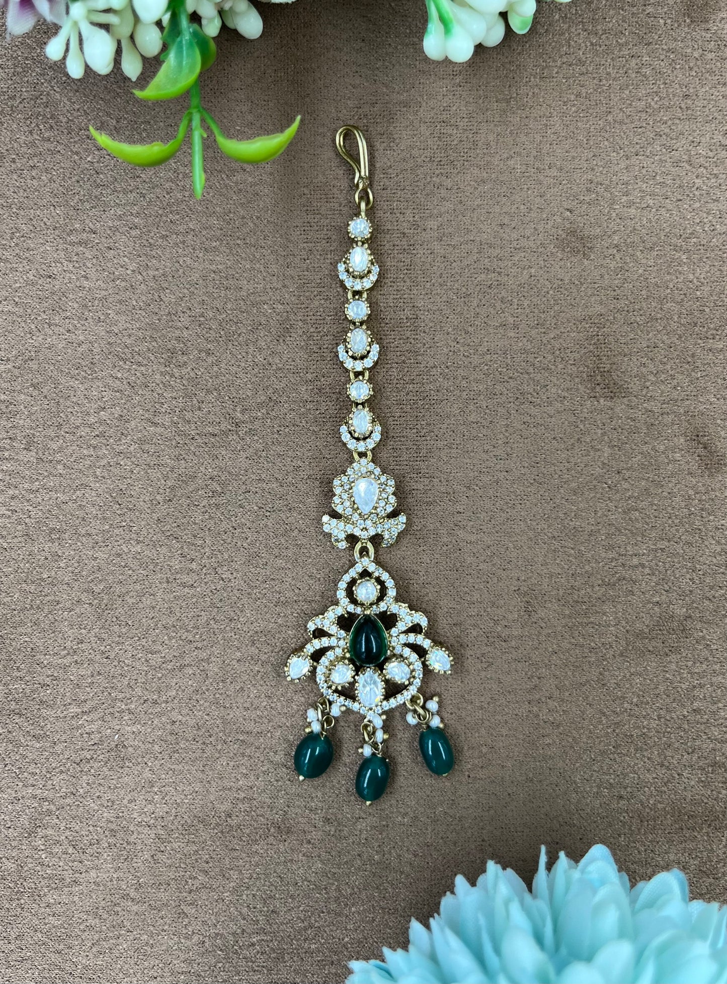 Rangmanch Kundan Maang Tikka