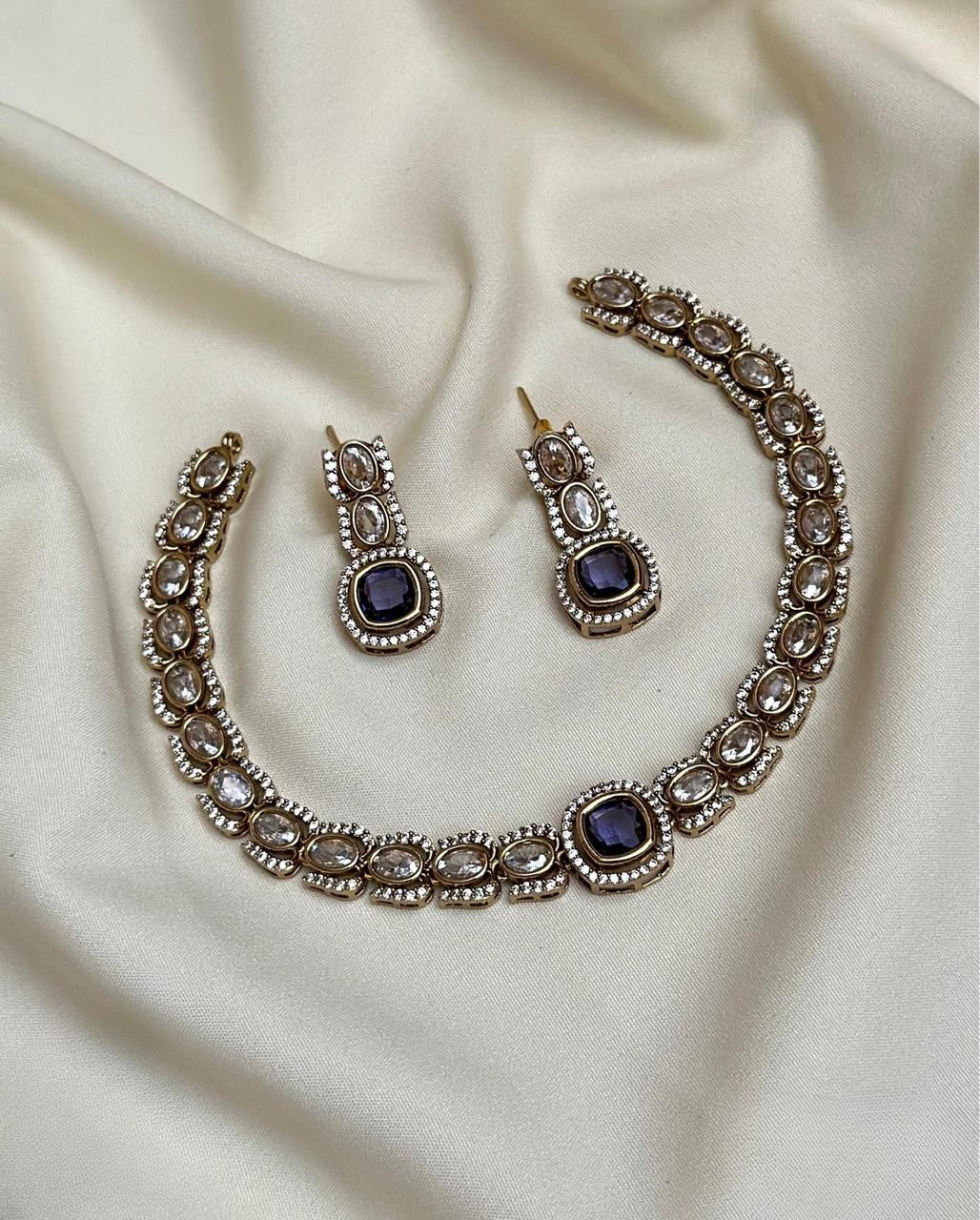 Sem Delicate Victorian Necklace Set