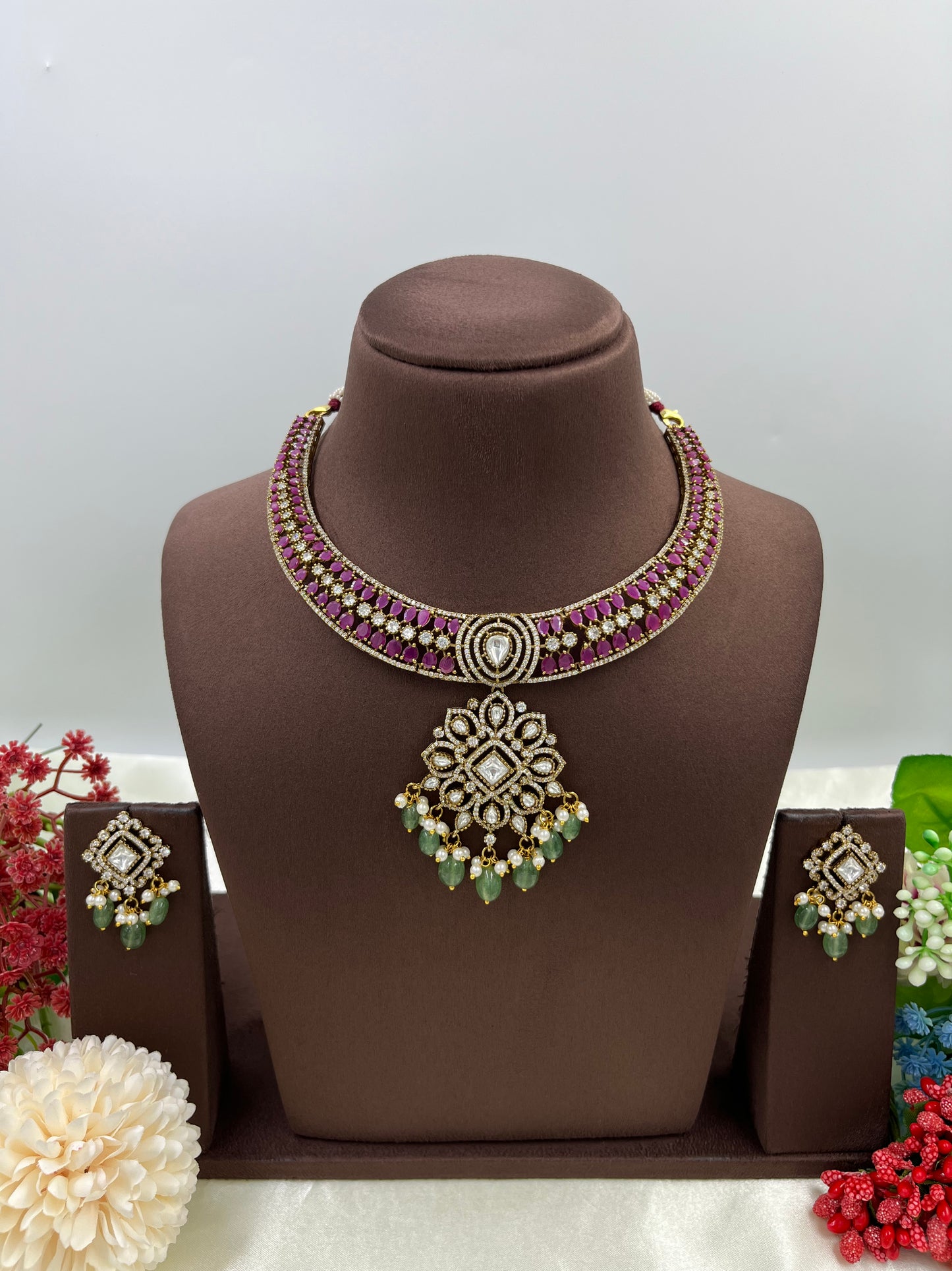 Gowri Premium Victorian Hasli Necklace