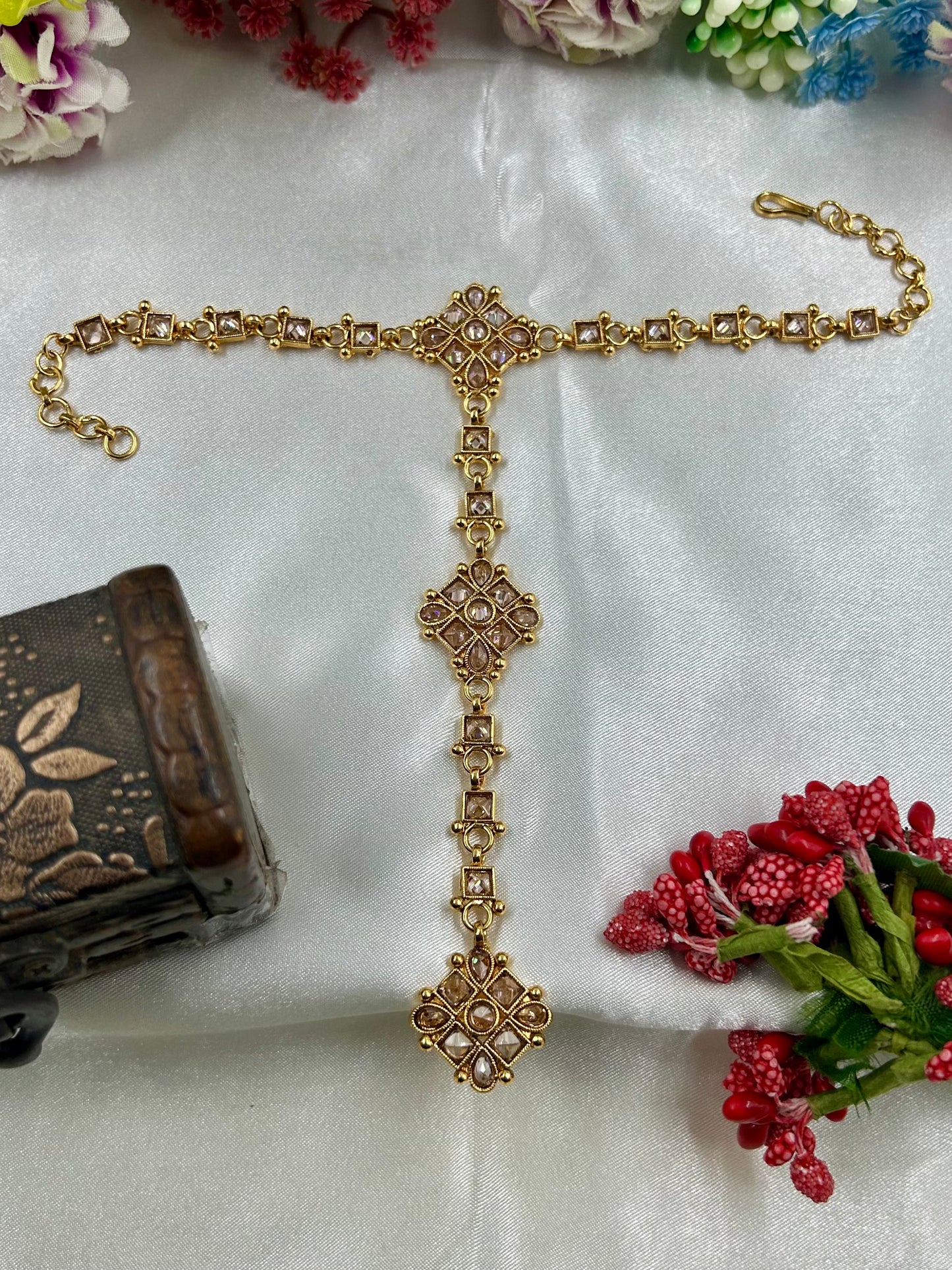 Ruchita Traditional Gold Hath Panja (One Pis)