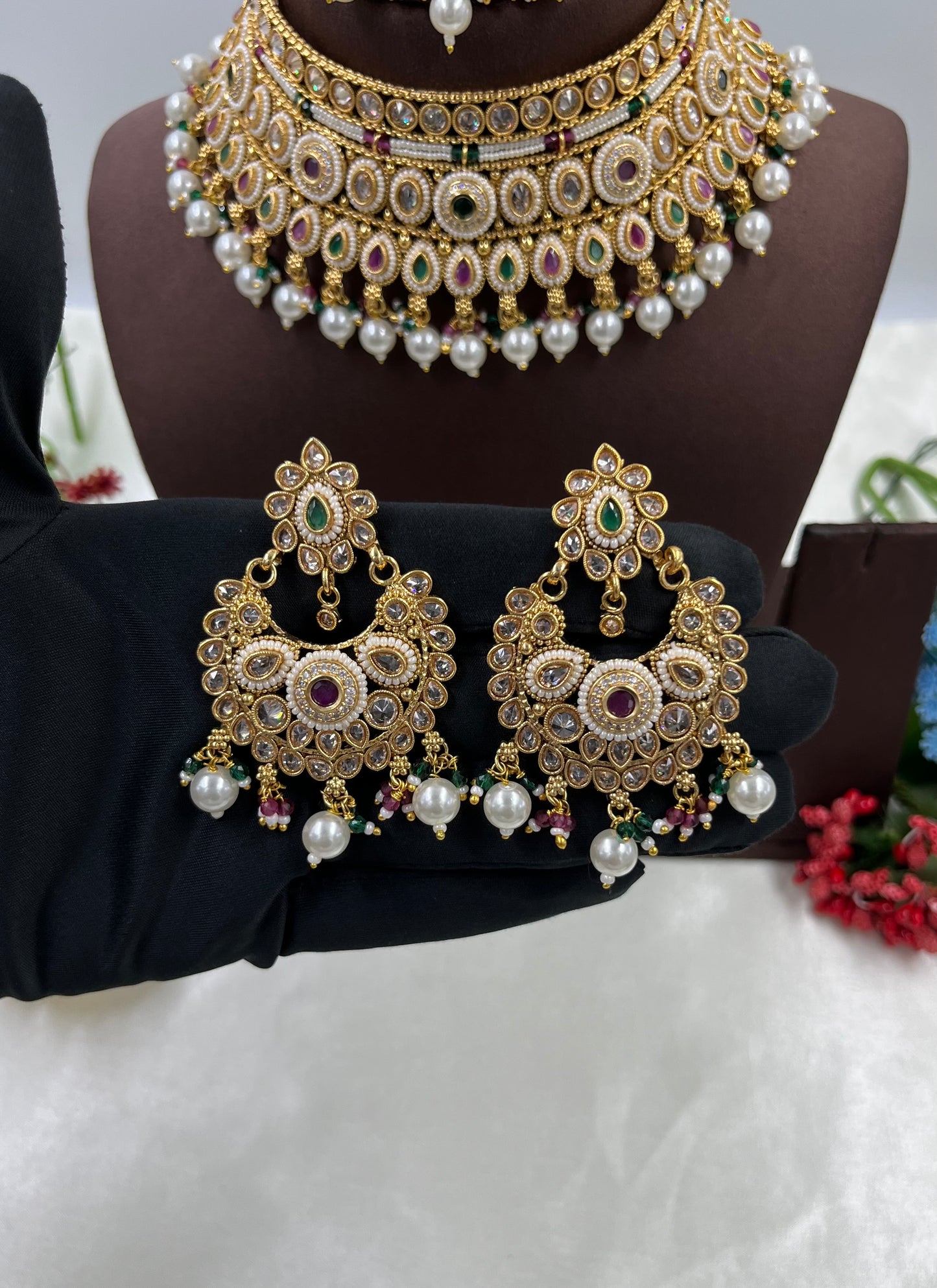 Tanya Traditional Choker