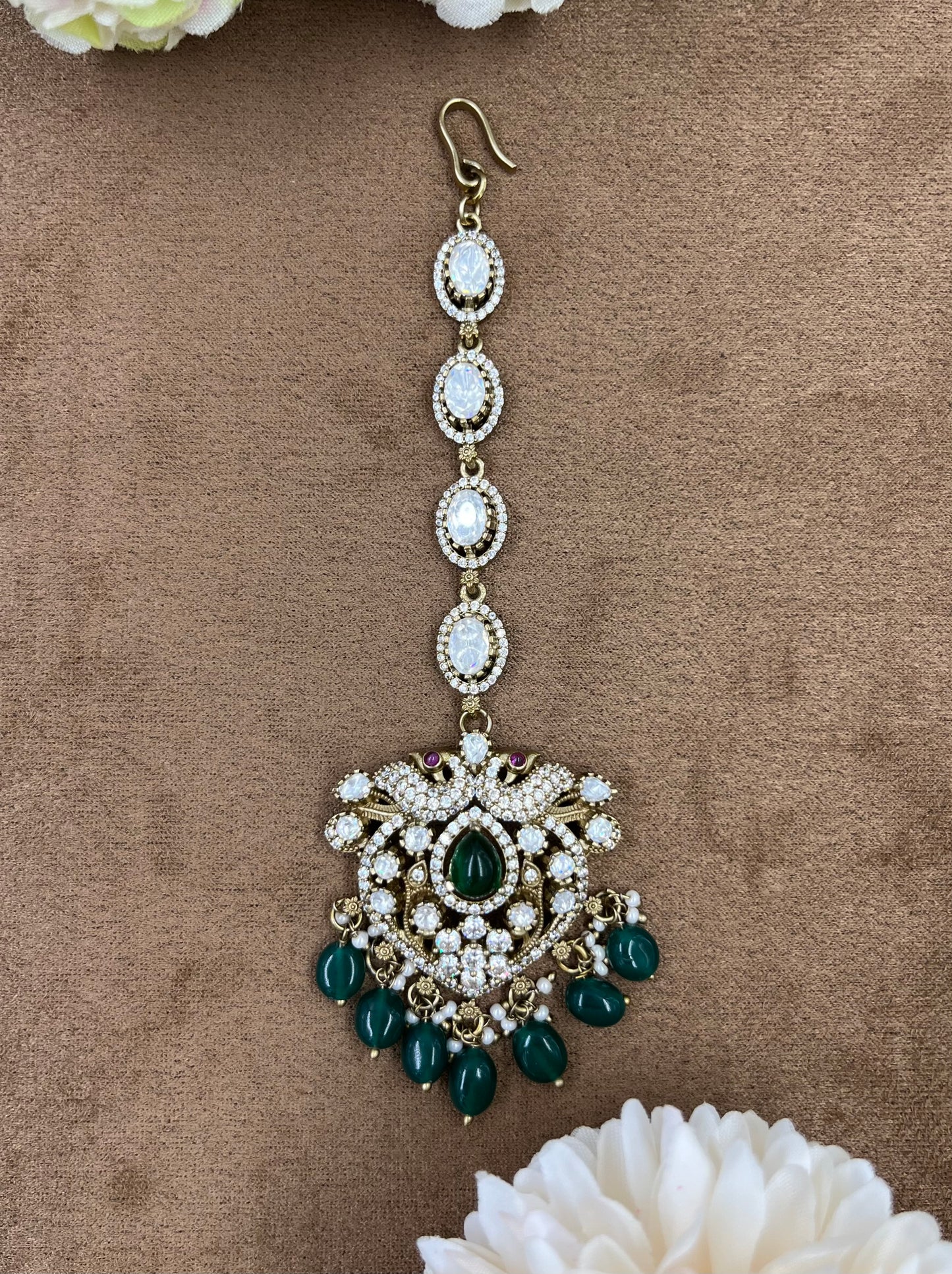 Rajsi Kundan Maang Tikka