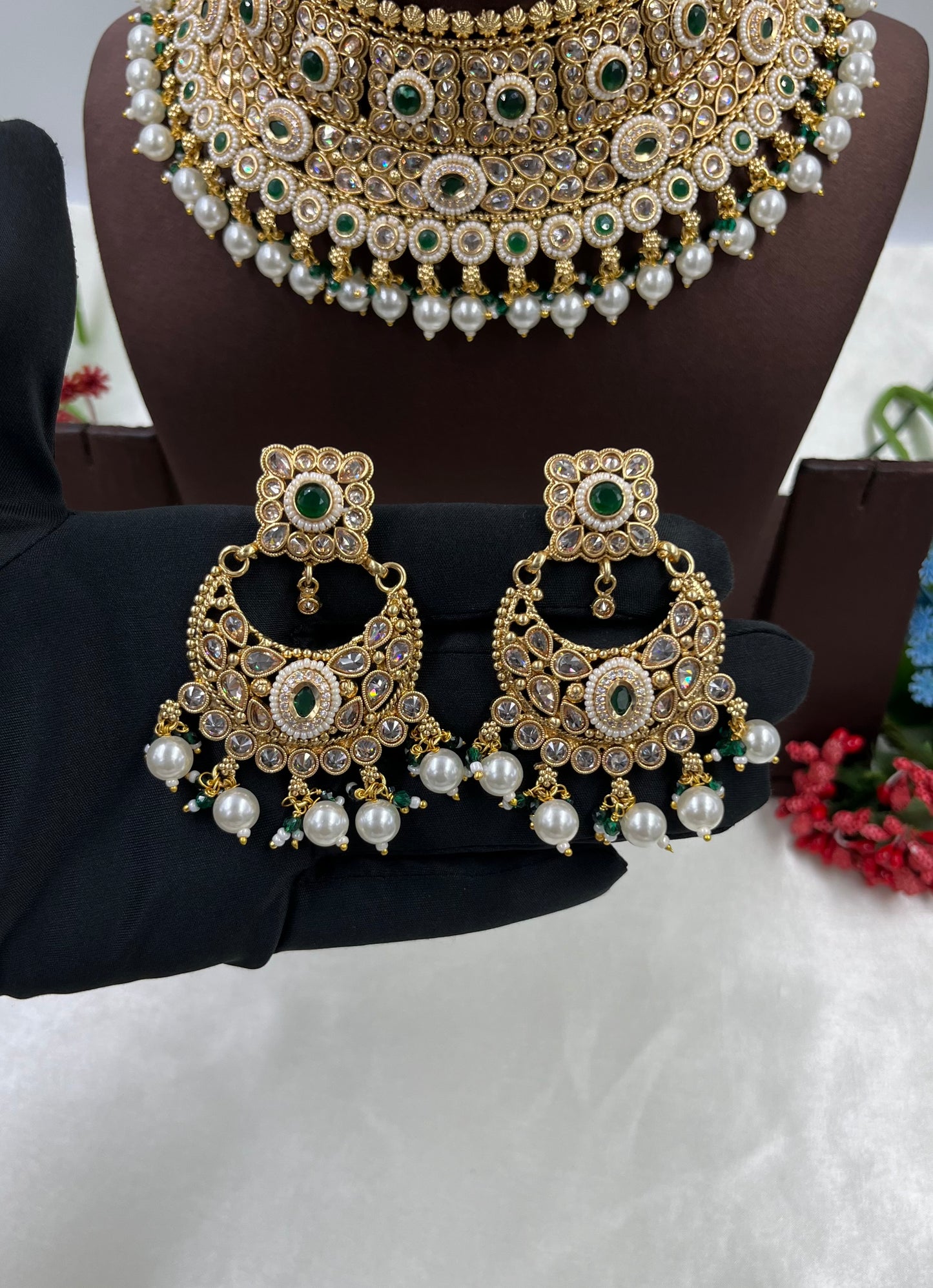 Aarvi Traditional Choker