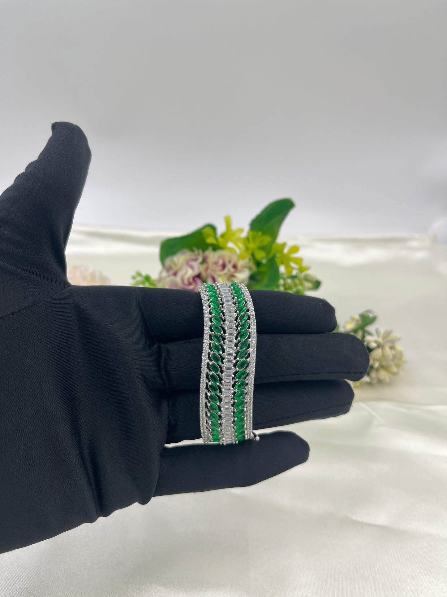 Riviera Emerald Shine Ad Openable Kada