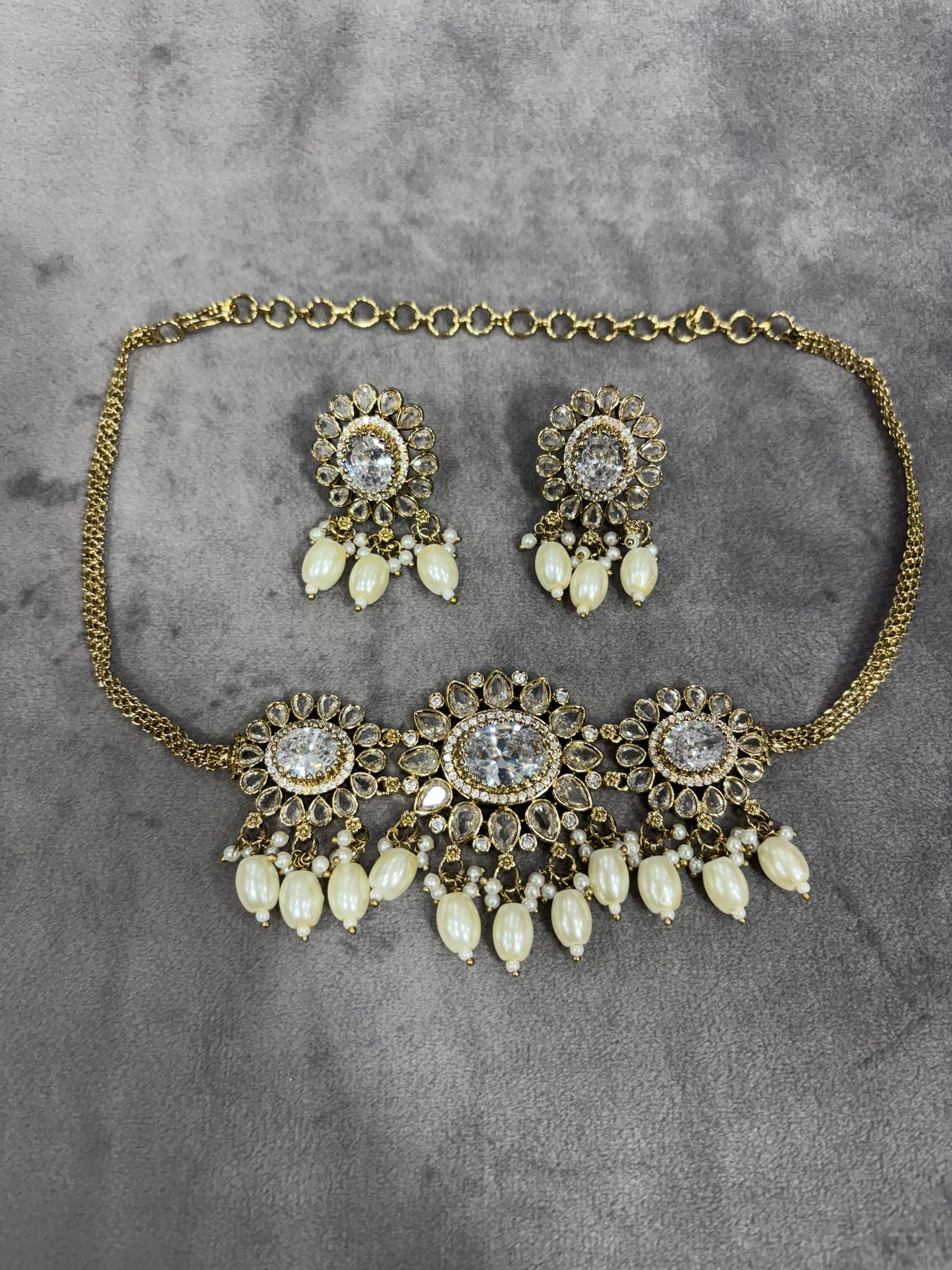 Veena Floral Victorian Necklace set - White