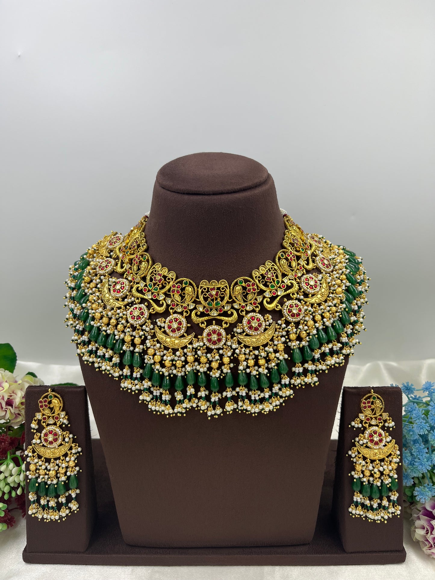 Vaishali Premium Pachi Kundan Necklace