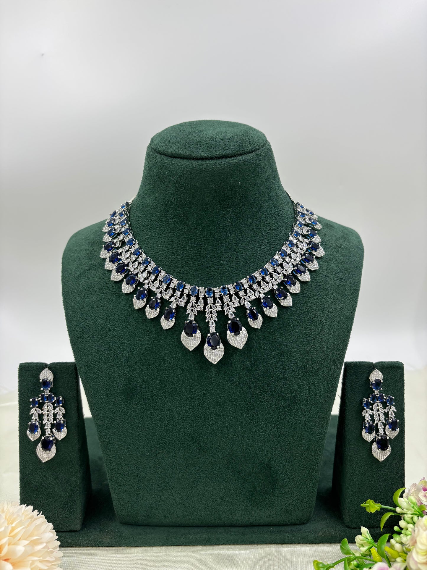 Viona V Shape American Necklace Set