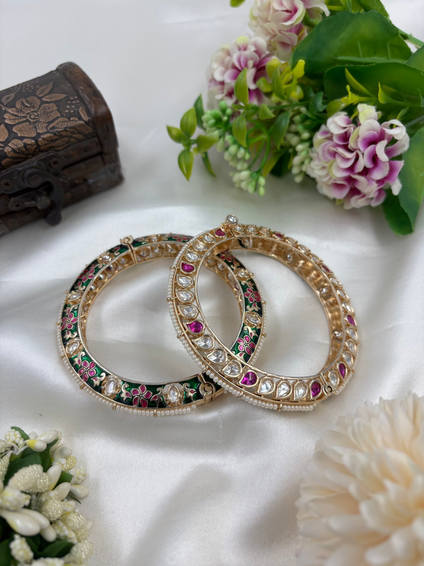 Diksha Moissanite Kundan Bangles