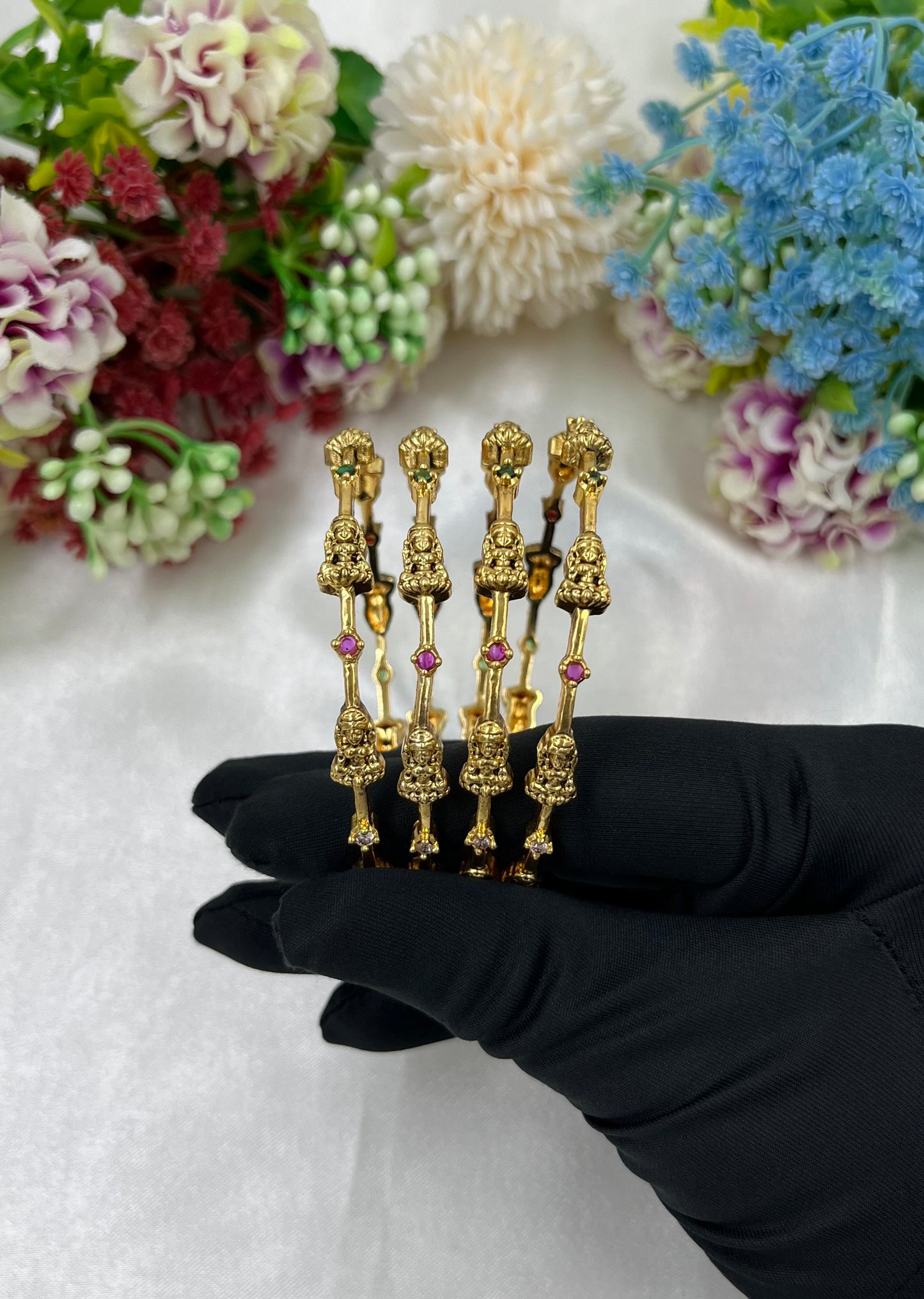Yashasvi Temple Premium Bangles