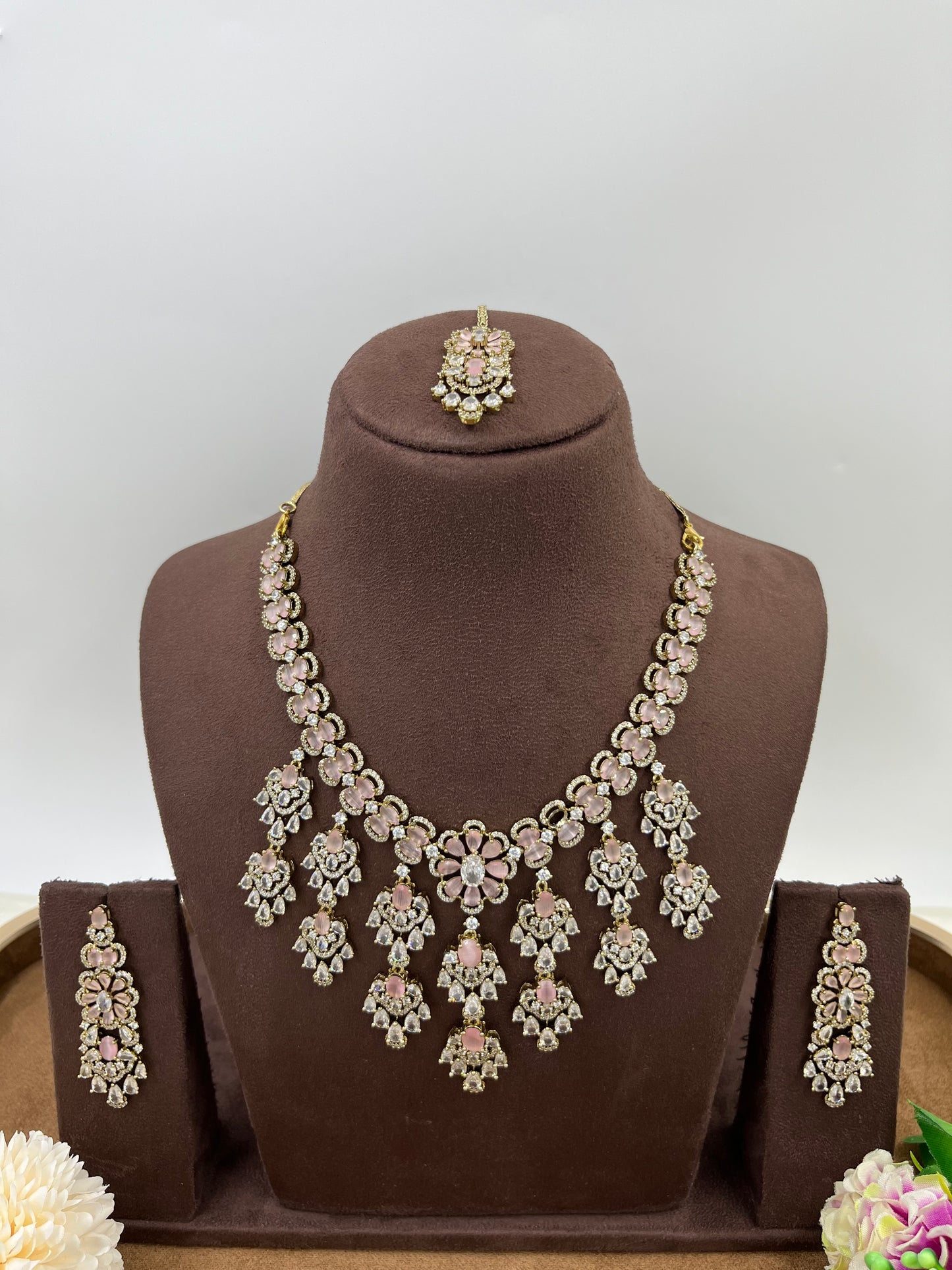 SitaraVibe Victorian Necklace