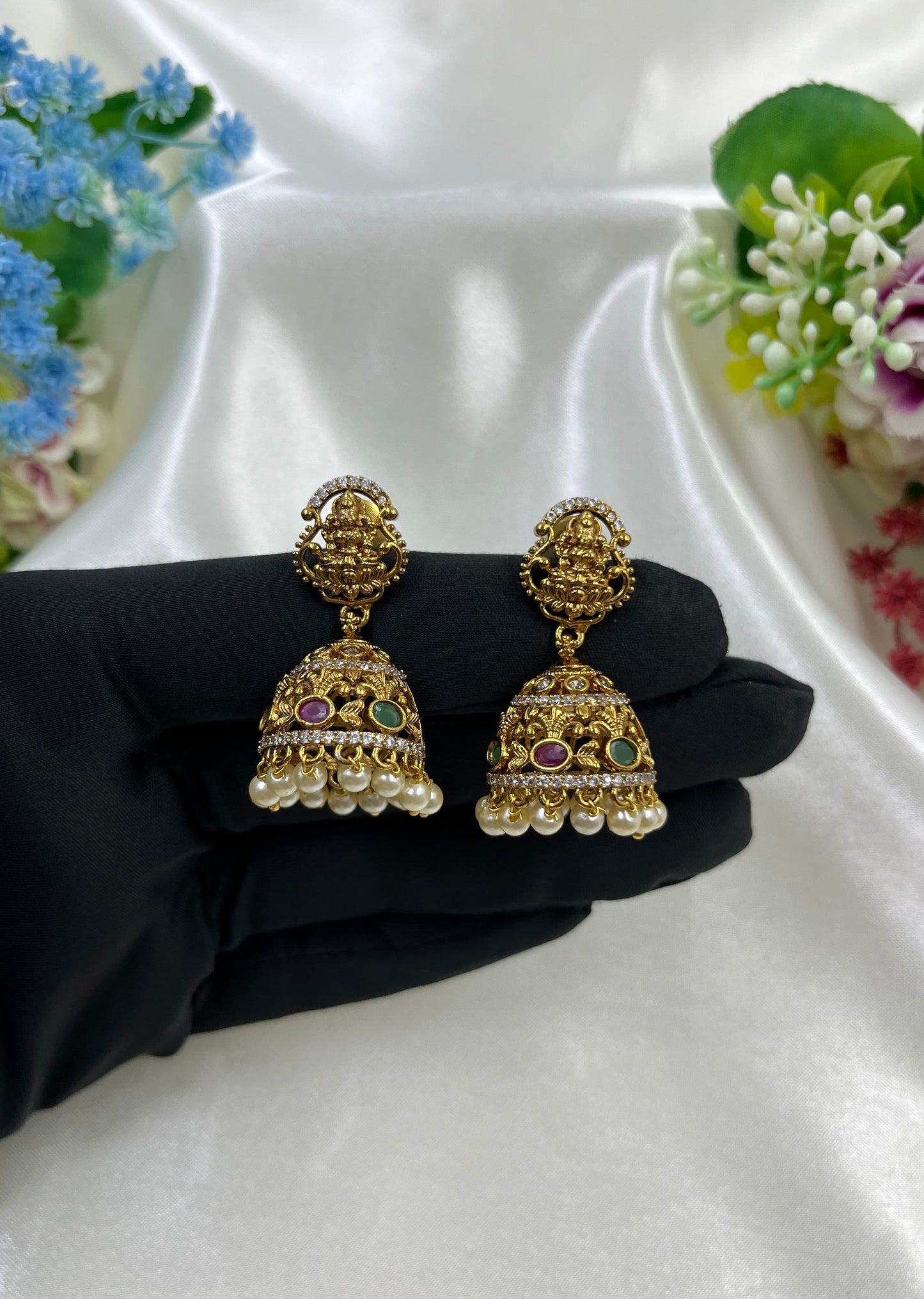 Saanvi Traditional Jhumka