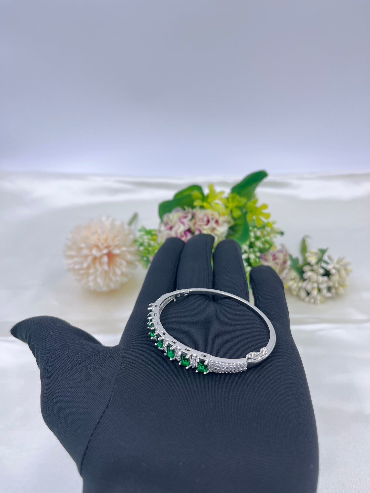 Elegant Emerald Ad Openable Kada