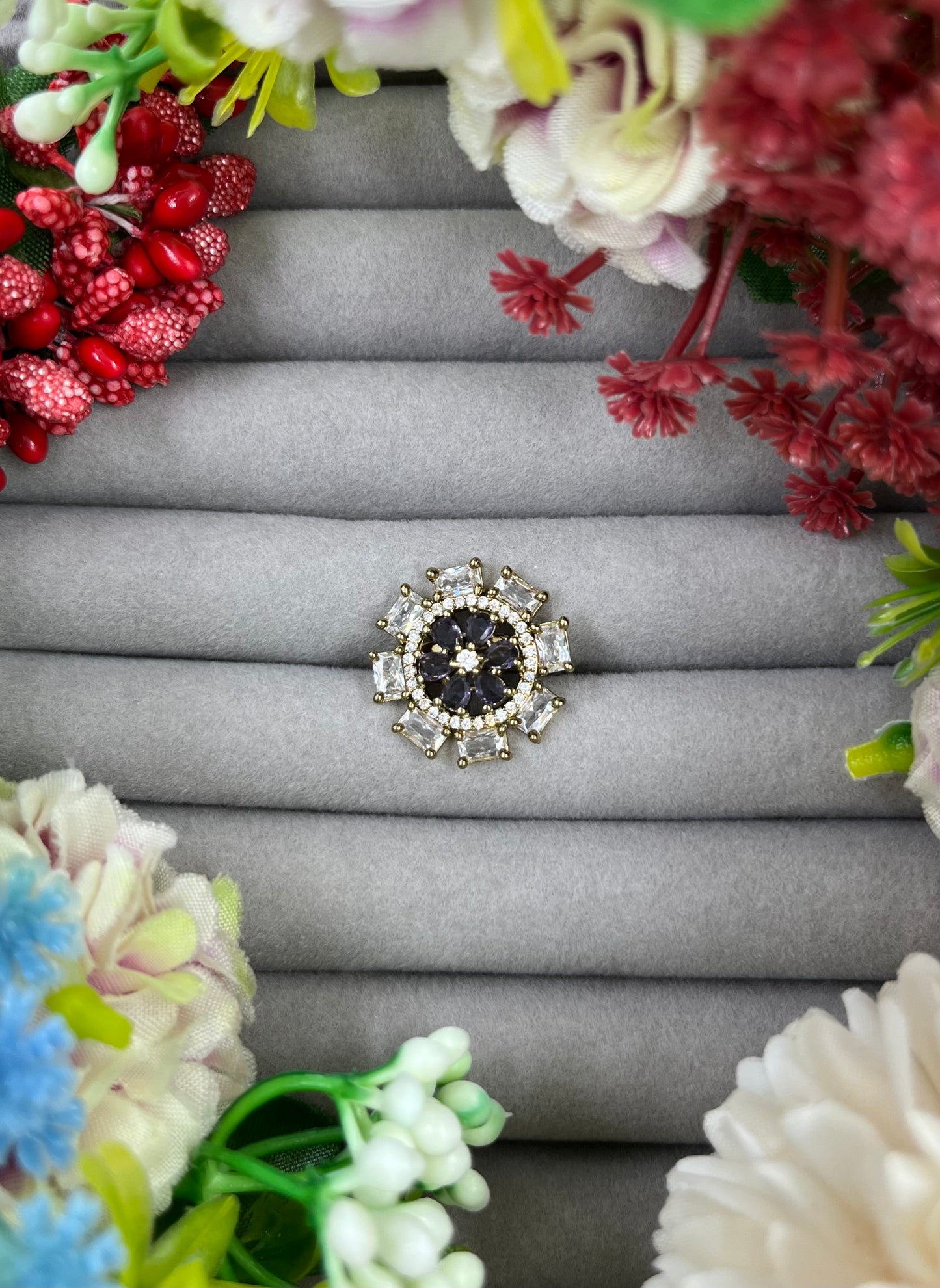 Urvi Victorian Ad Ring