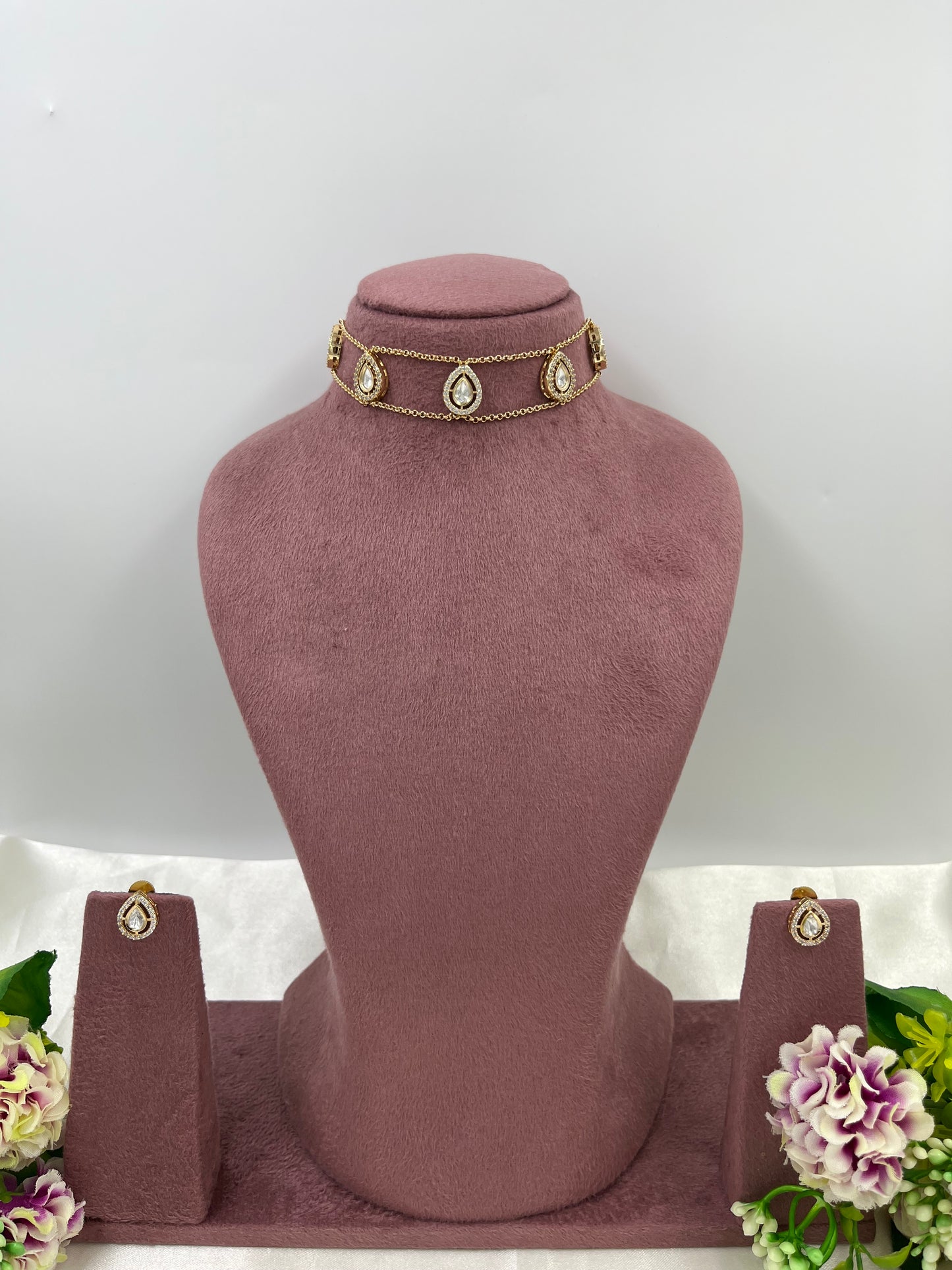 Noor Gold Choker