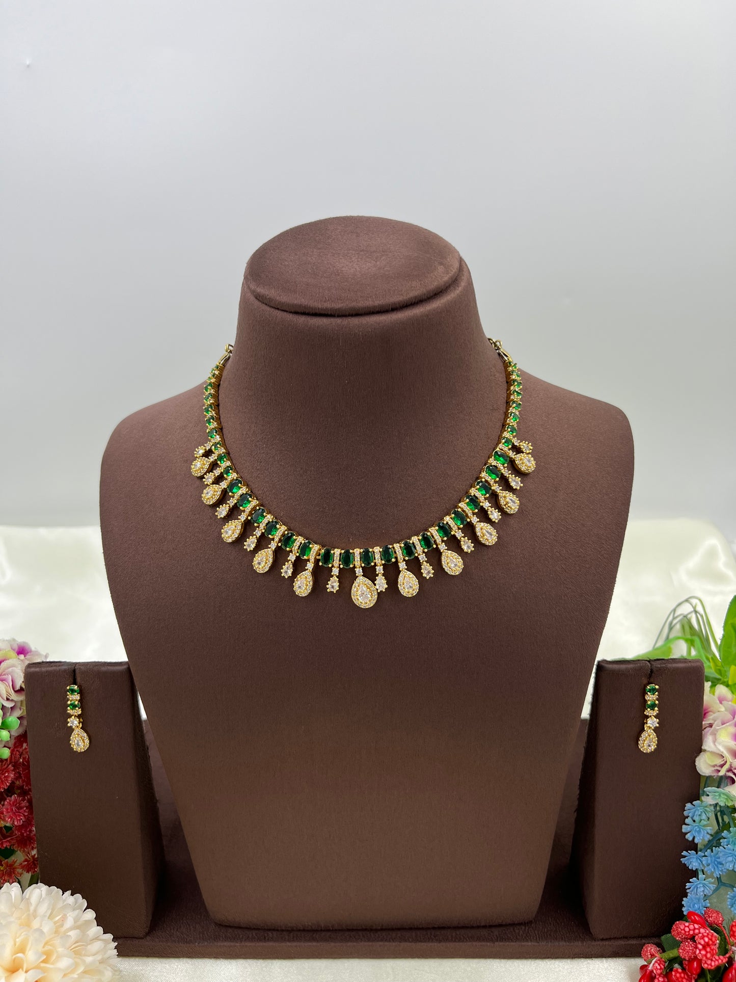 Dewdrop Shine Victorian Necklace