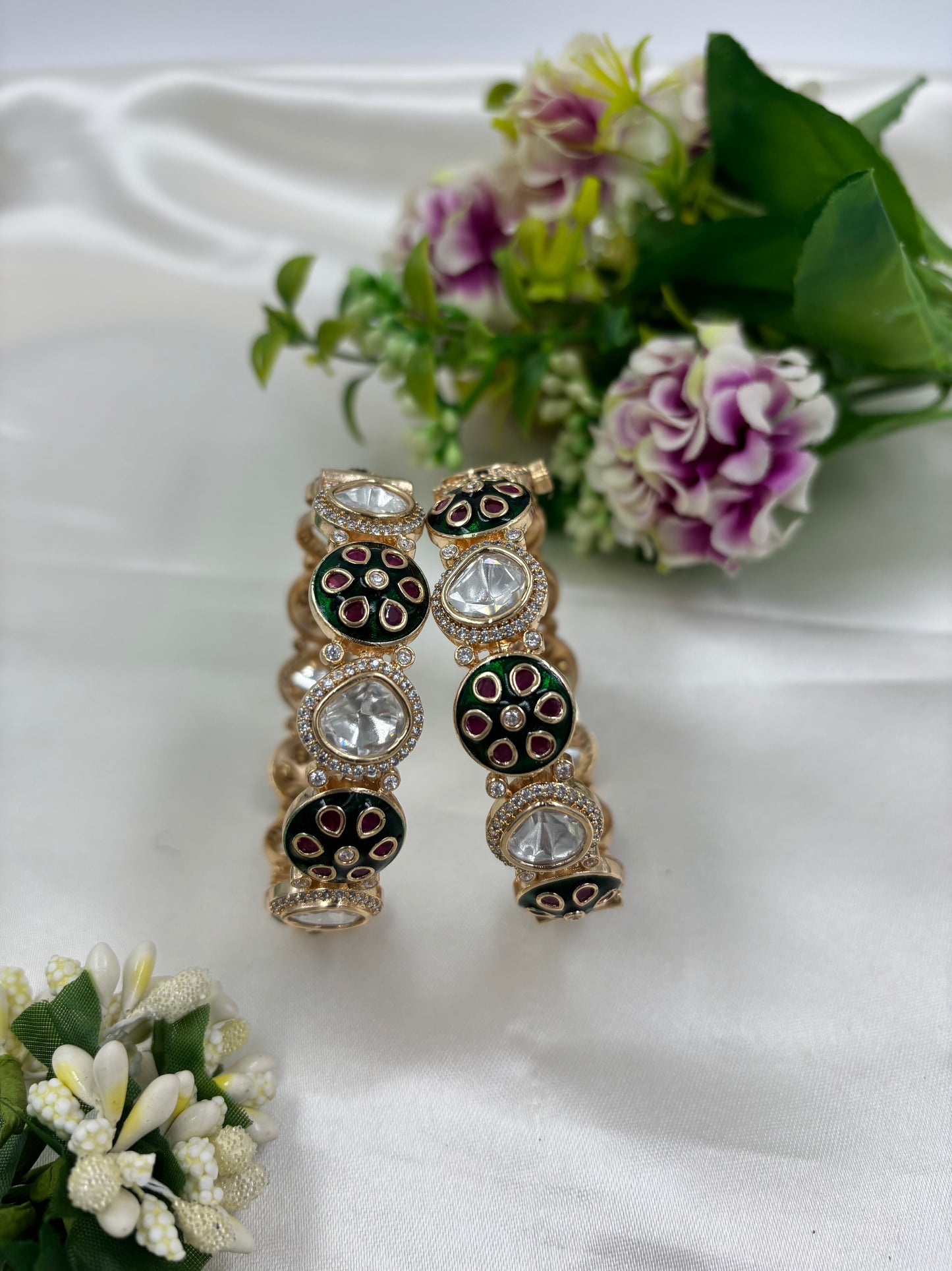 VIVA MINAKARI MOISSANITE KUNDAN PREMIUM BANGLES SET.