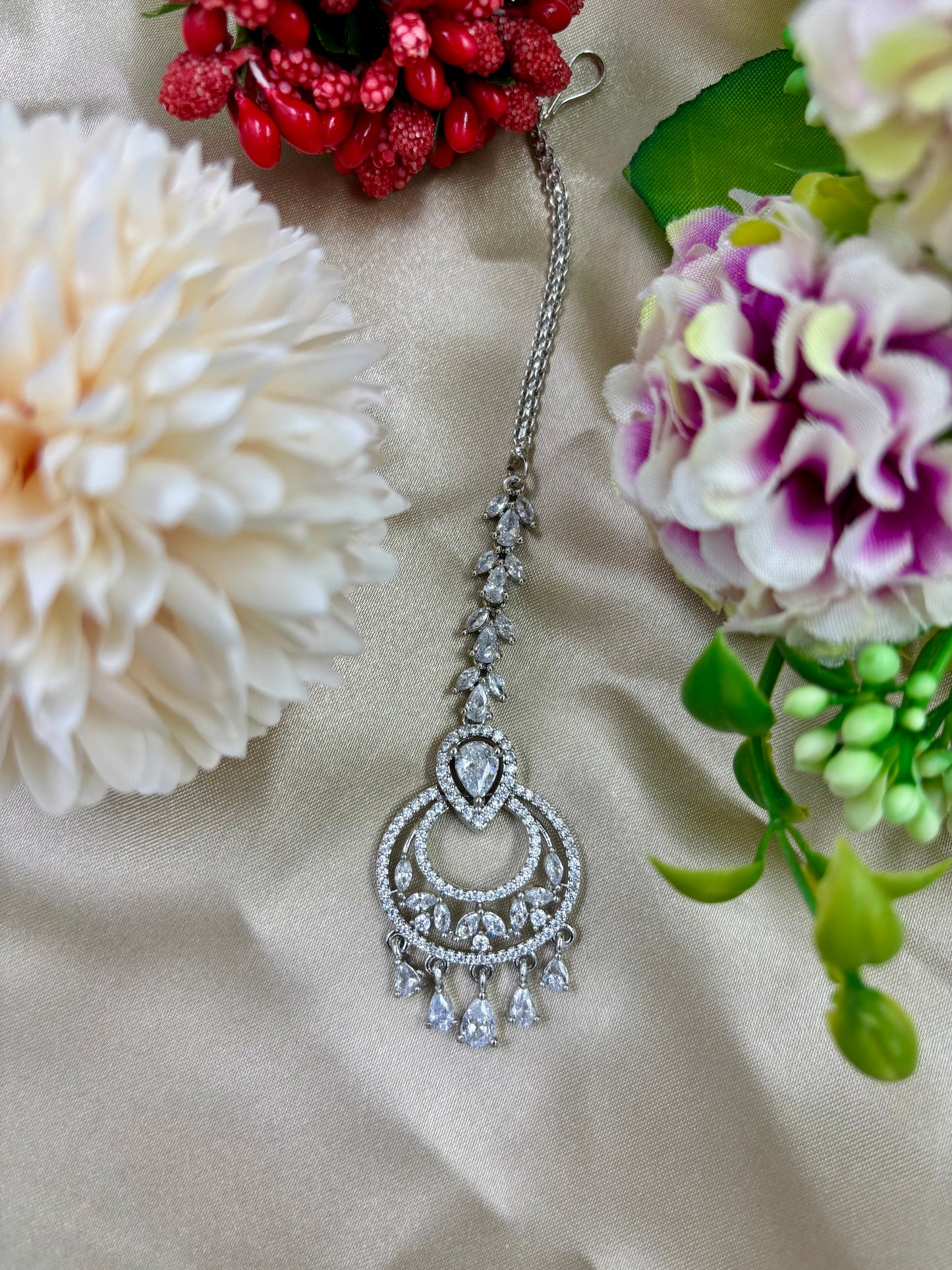 AMERICAN DIMOND DROP DESIGN MANG TIKA