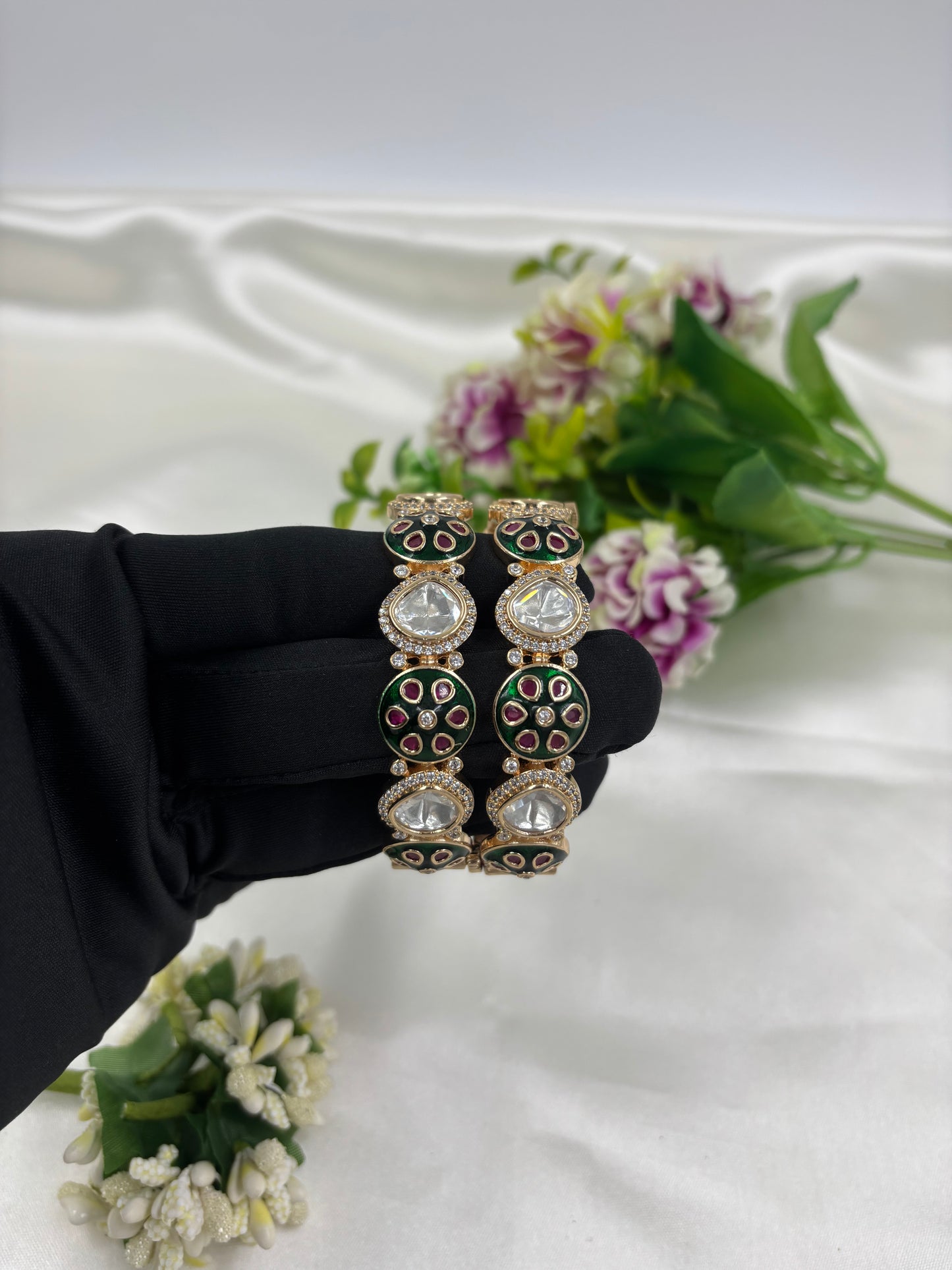 VIVA MINAKARI MOISSANITE KUNDAN PREMIUM BANGLES SET.