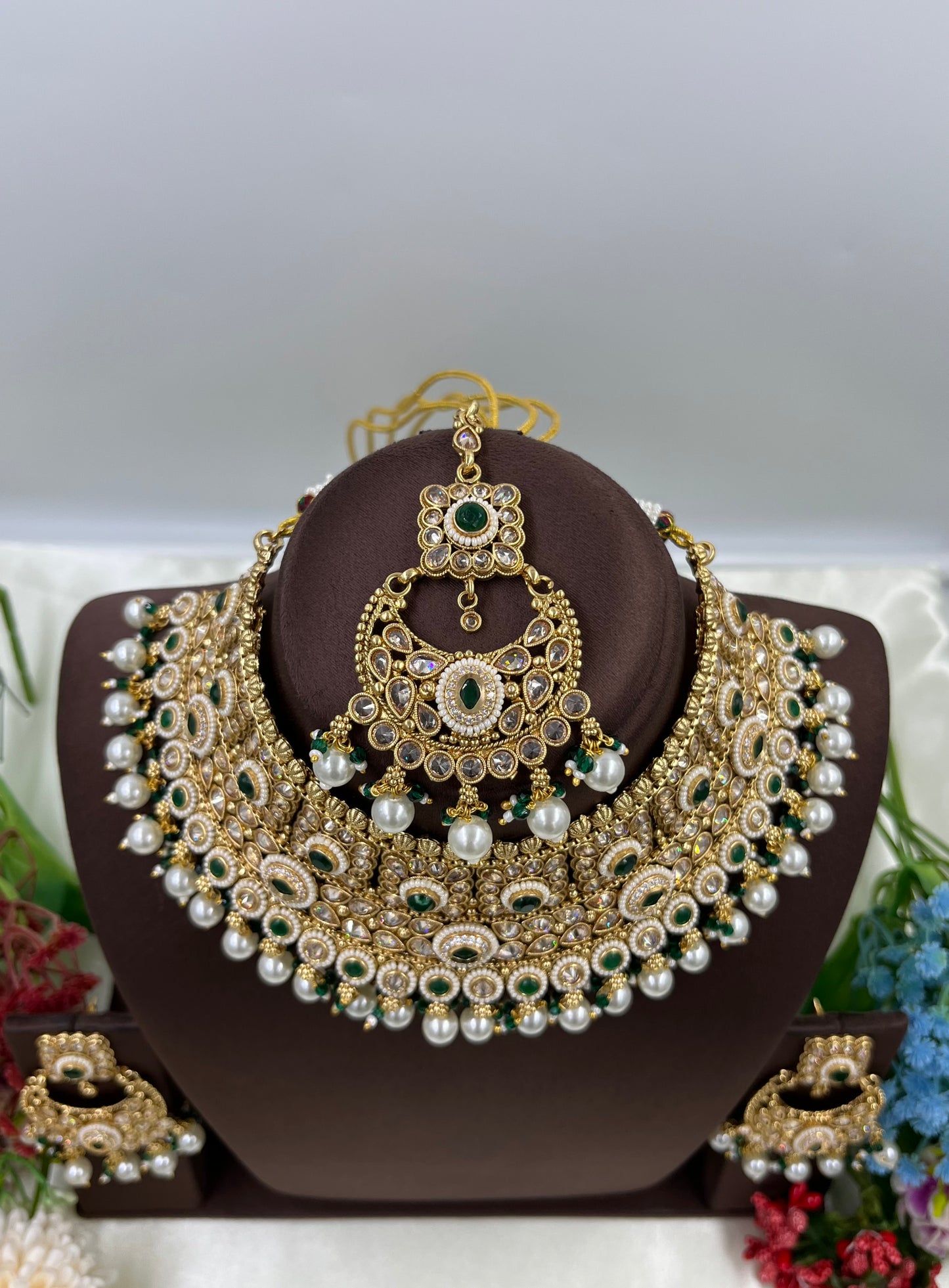 Aarvi Traditional Choker