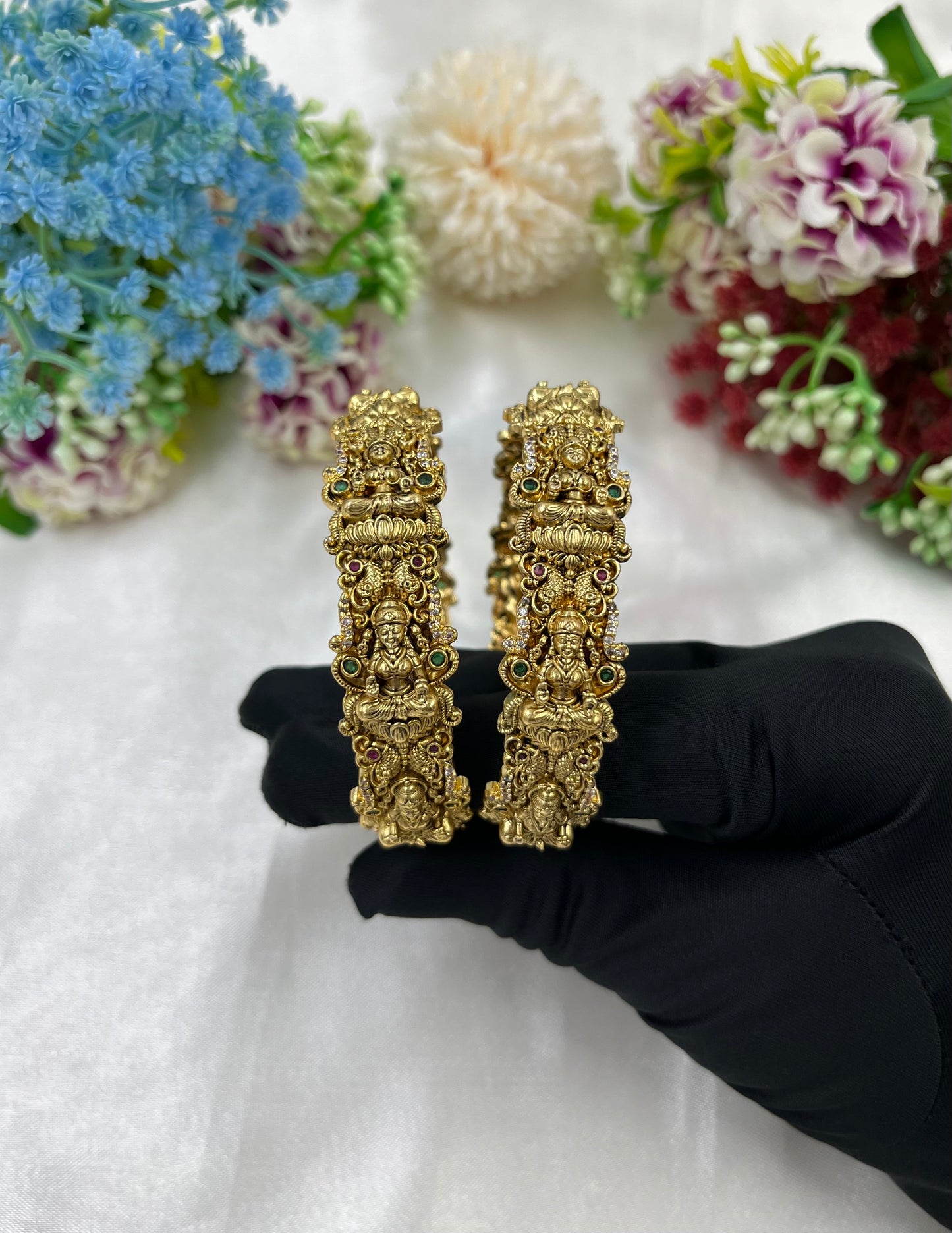 Yashaswini Temple Openable Bangles