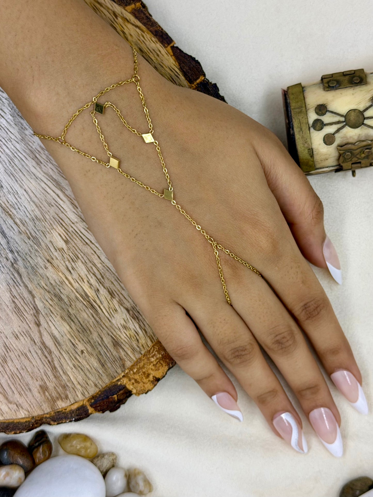 Golden Veil Anti-Tarnish Stainless Steel Hand Chain (One Pis)