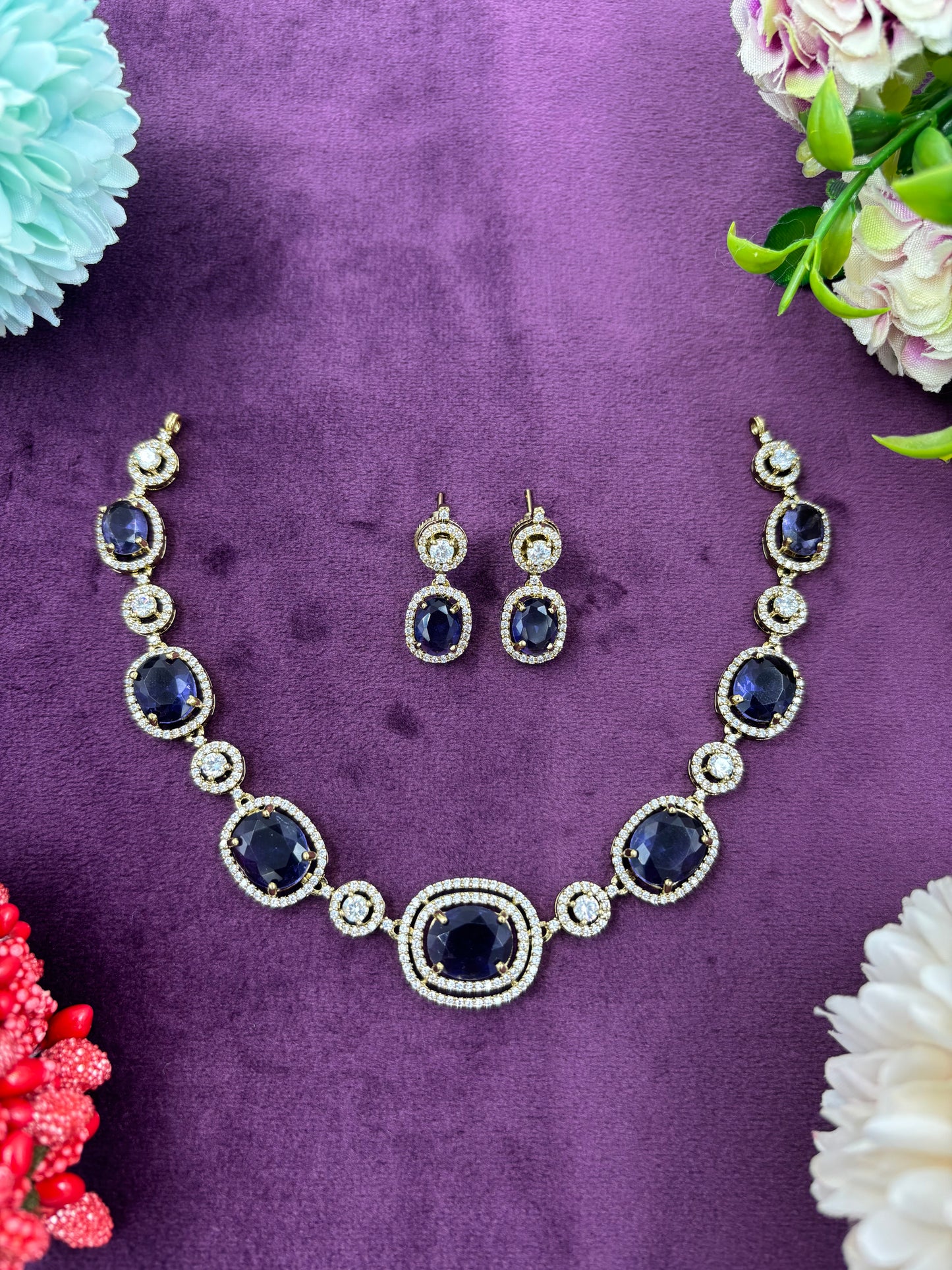 Aarvi Stone Studded Victorian Necklace Set