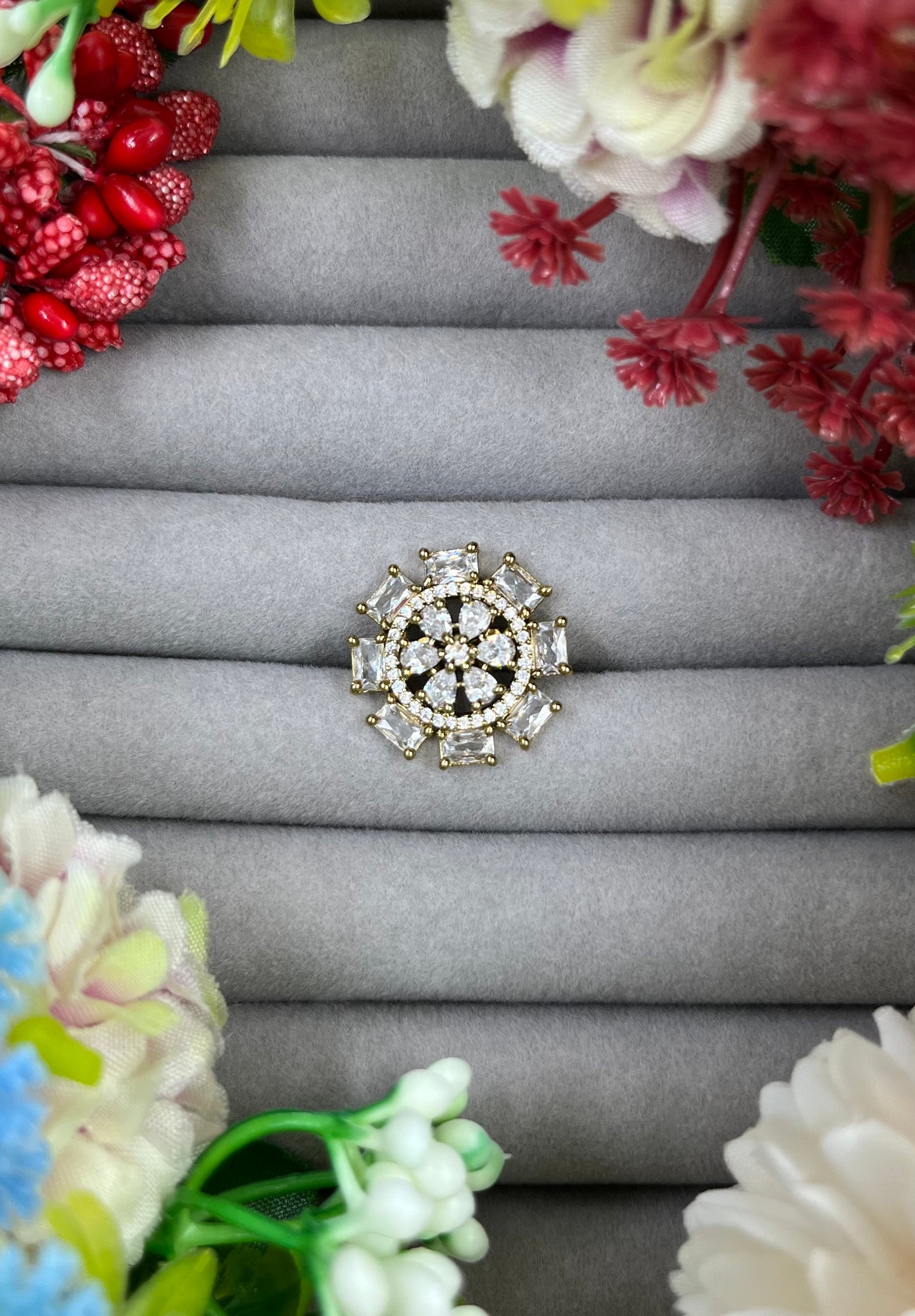 Urvi Victorian Ad Ring